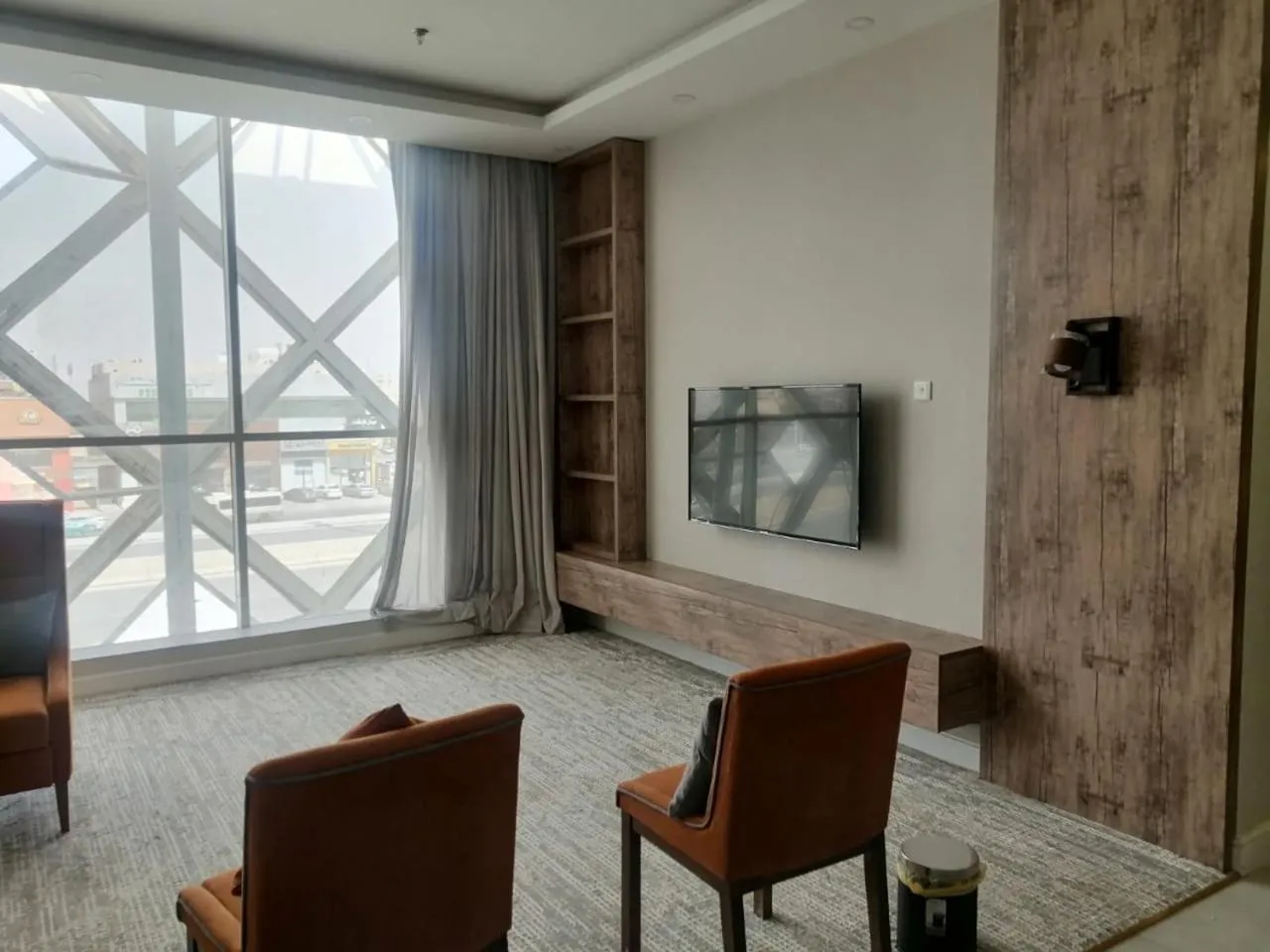 Clowzer Serviced Apartments