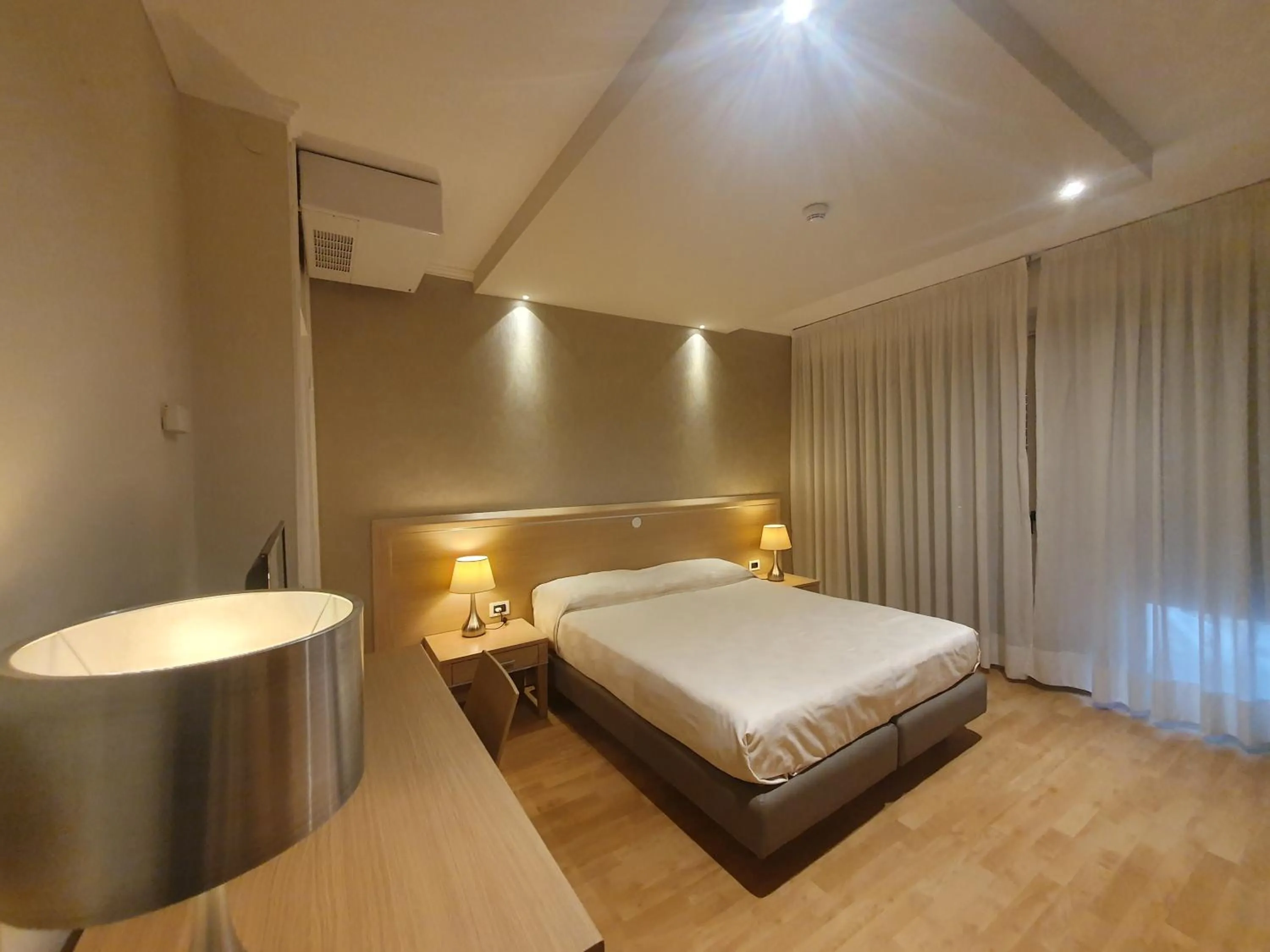 Bed in Hotel Eurovil Garni