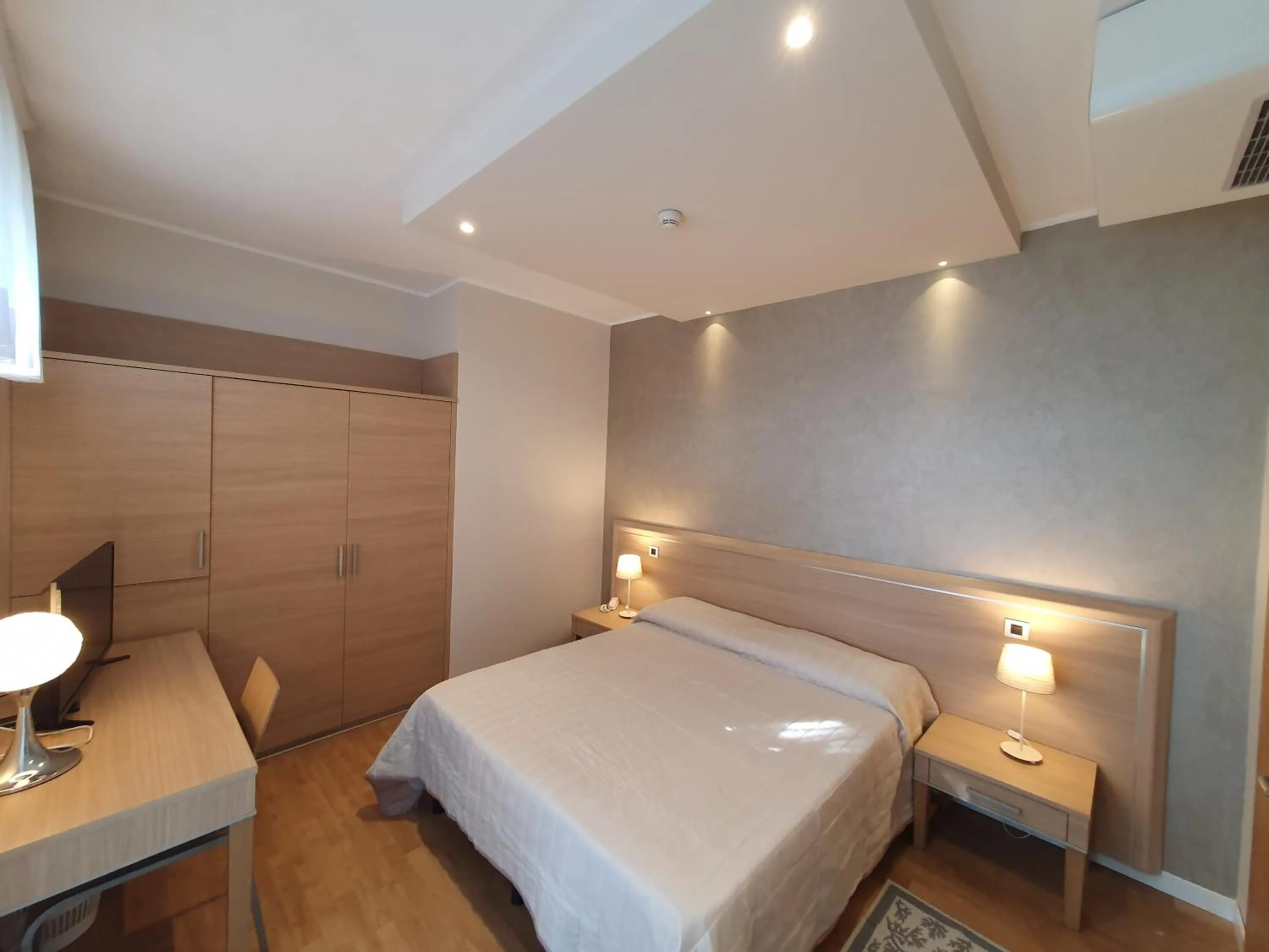 Bed in Hotel Eurovil Garni