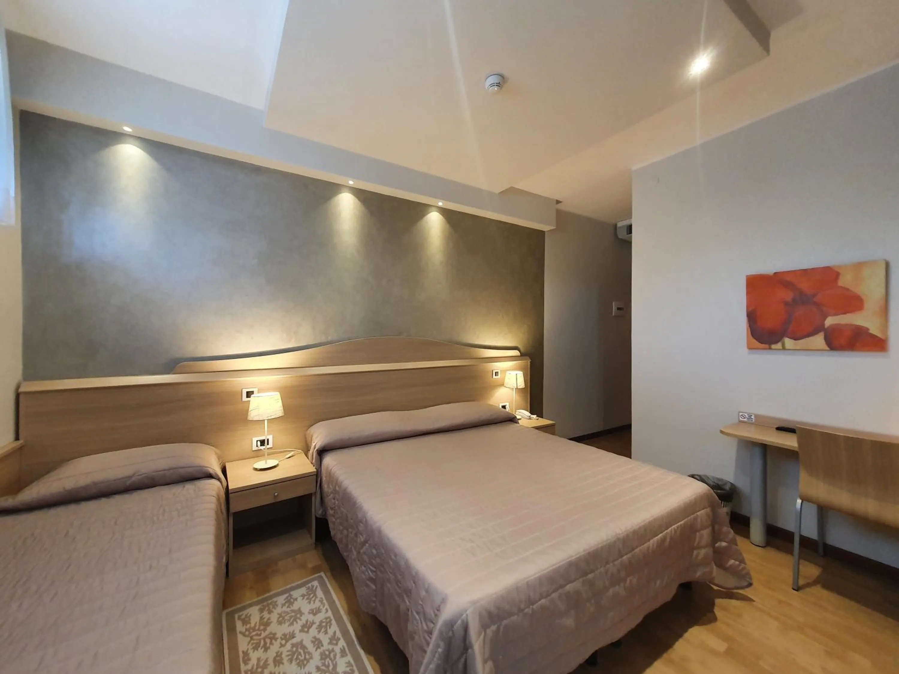 Bed in Hotel Eurovil Garni