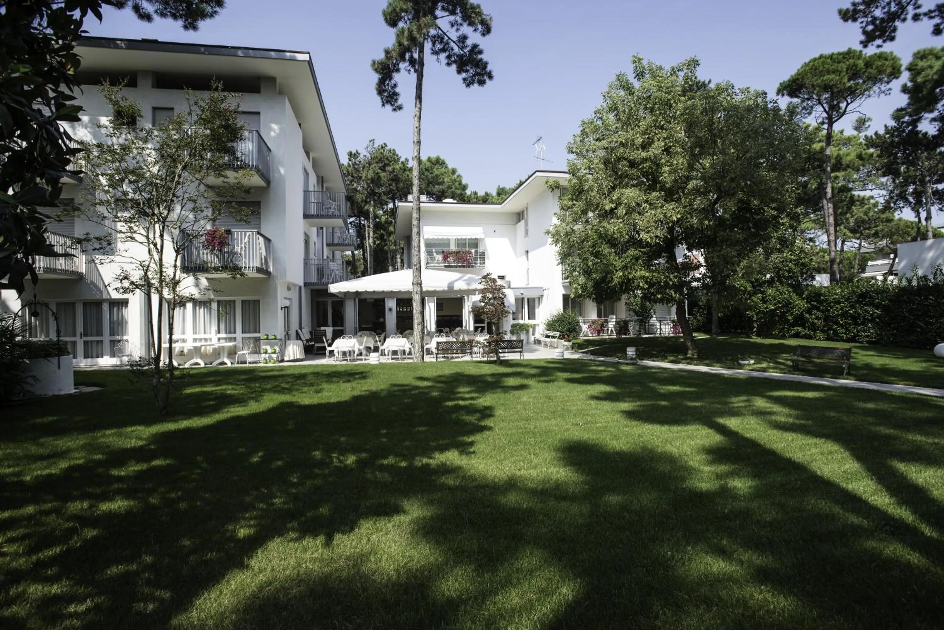 Property building in Hotel Eurovil Garni