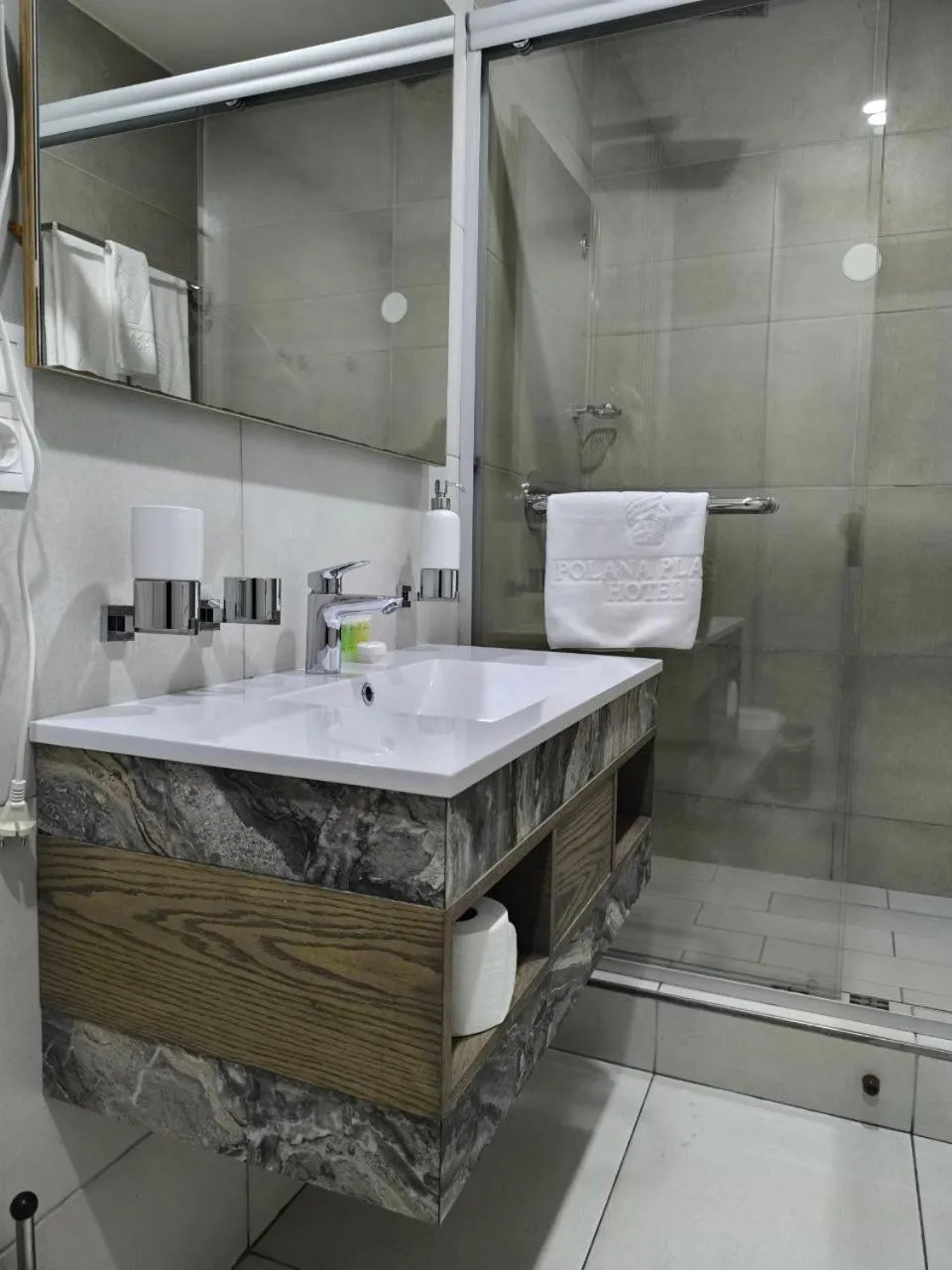Shower in Polana Plaza Hotel