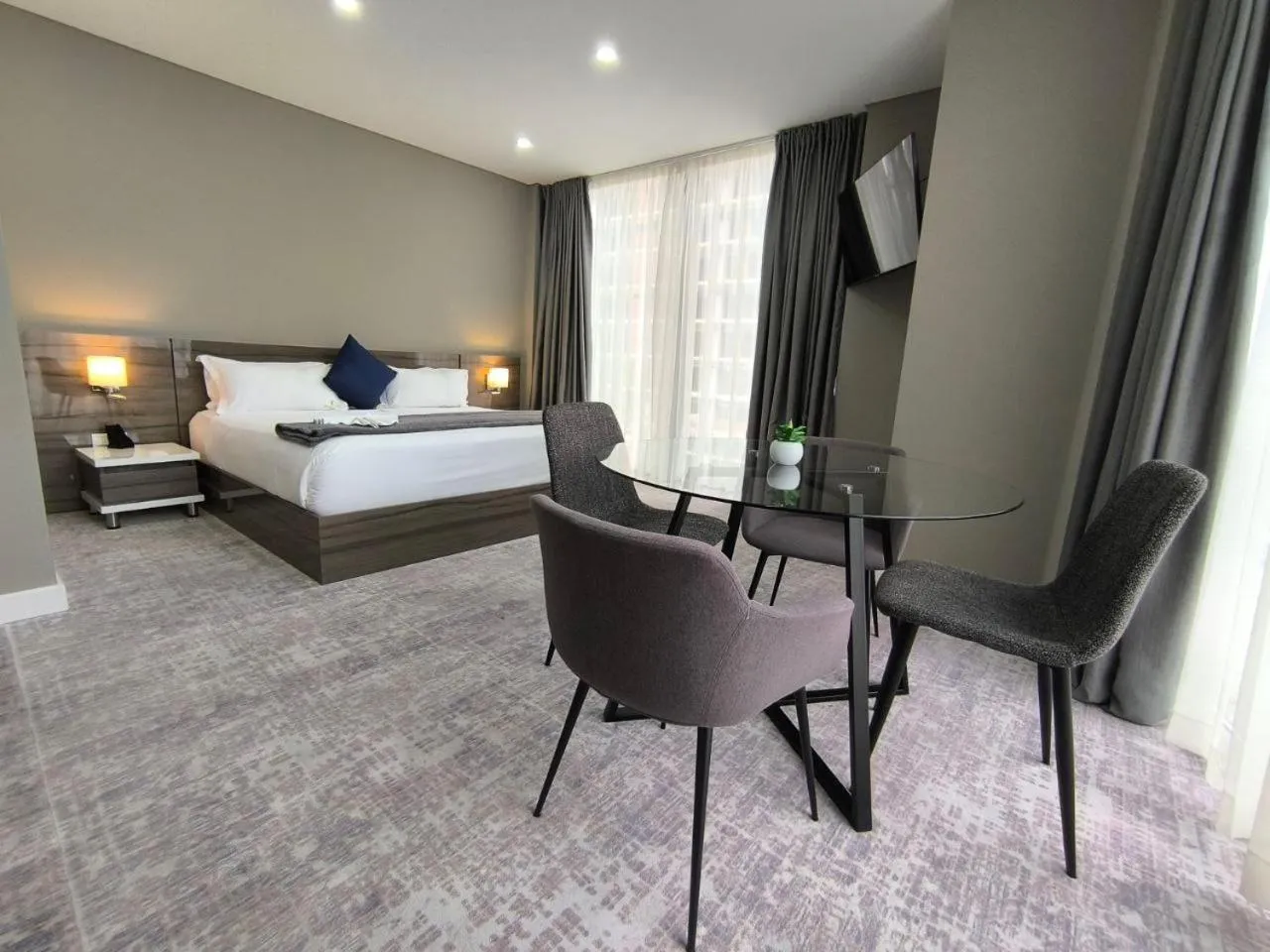 Bed in Polana Plaza Hotel