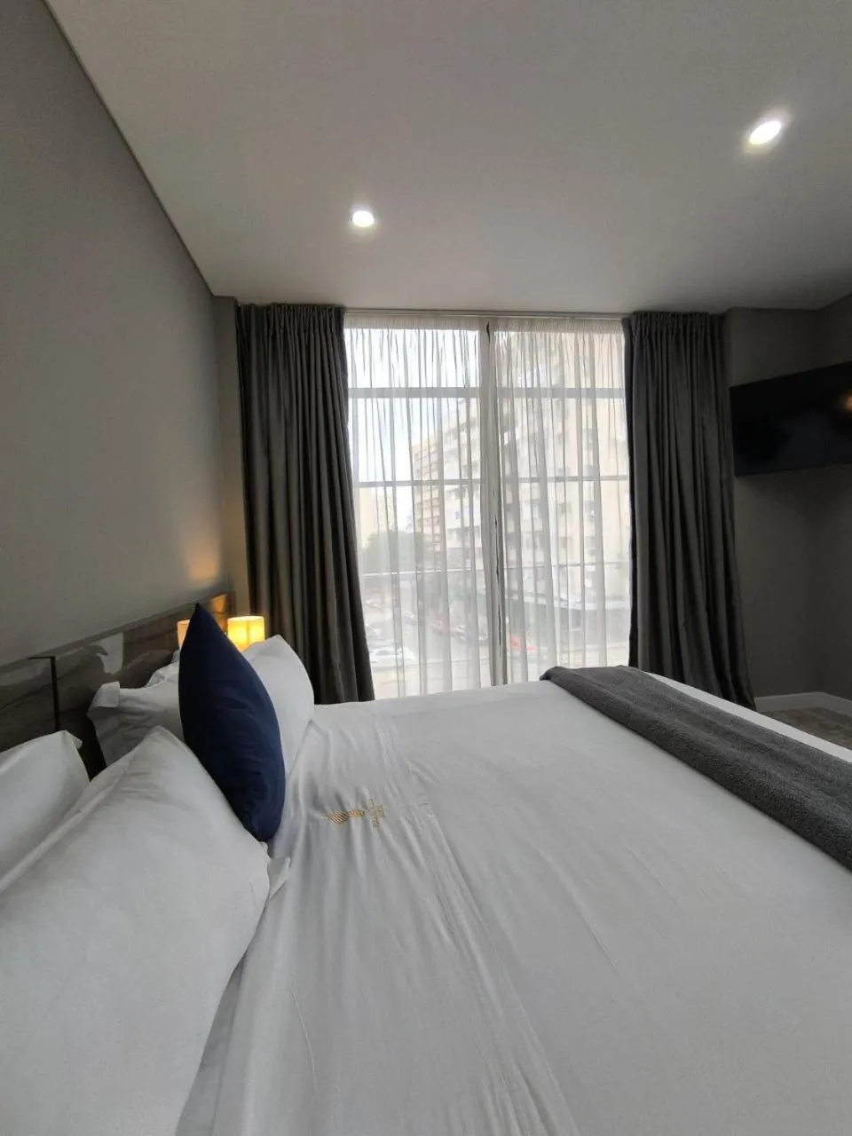 Bed in Polana Plaza Hotel