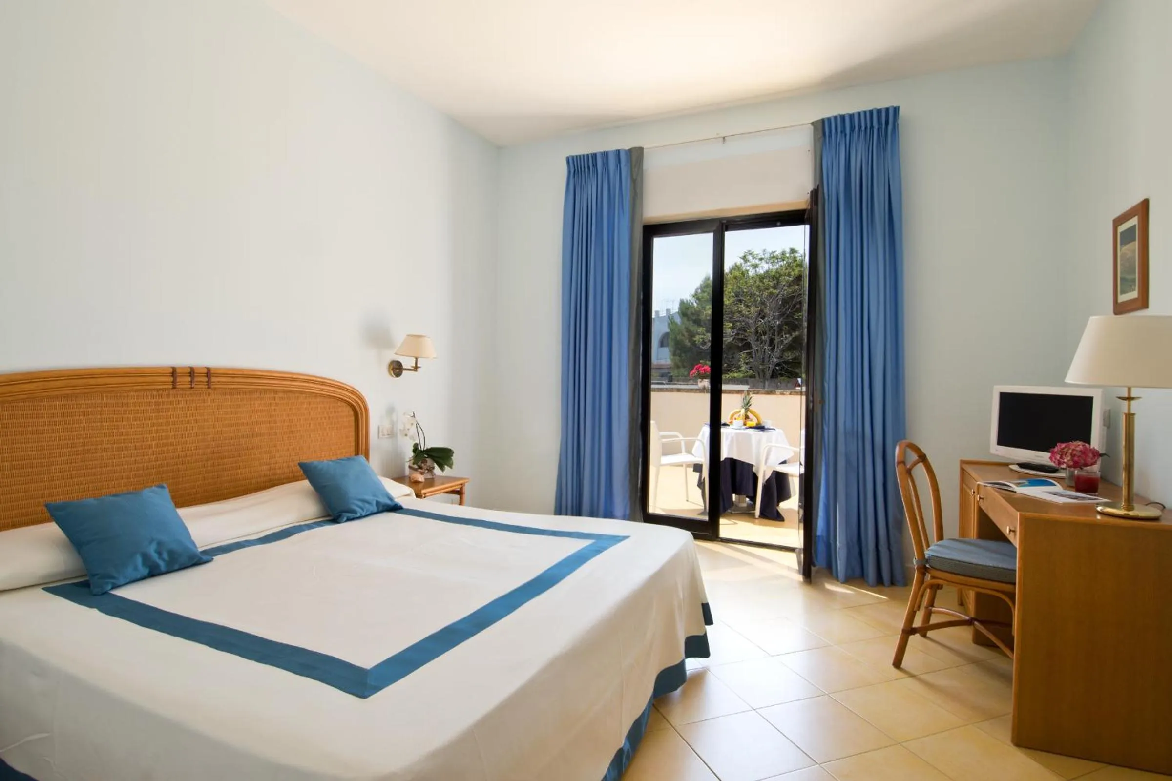 Photo of the whole room, Bed in Hotel Del Levante