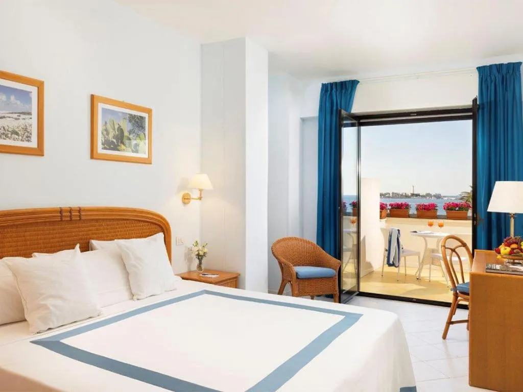 Bed in Hotel Del Levante