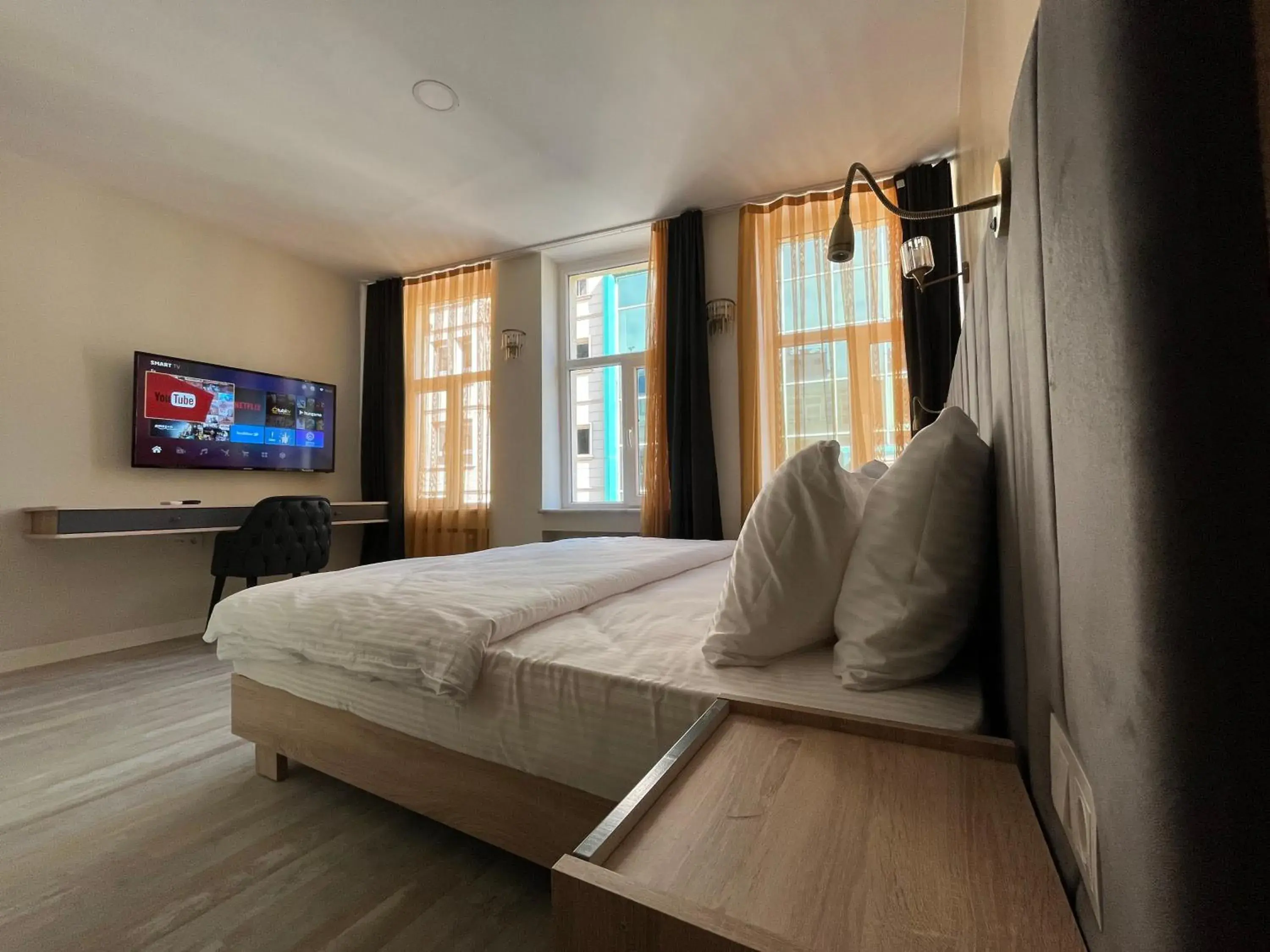 Deluxe Double Room in Genoa Port Hotel Deluxe Double Room in Genoa Port Hotel