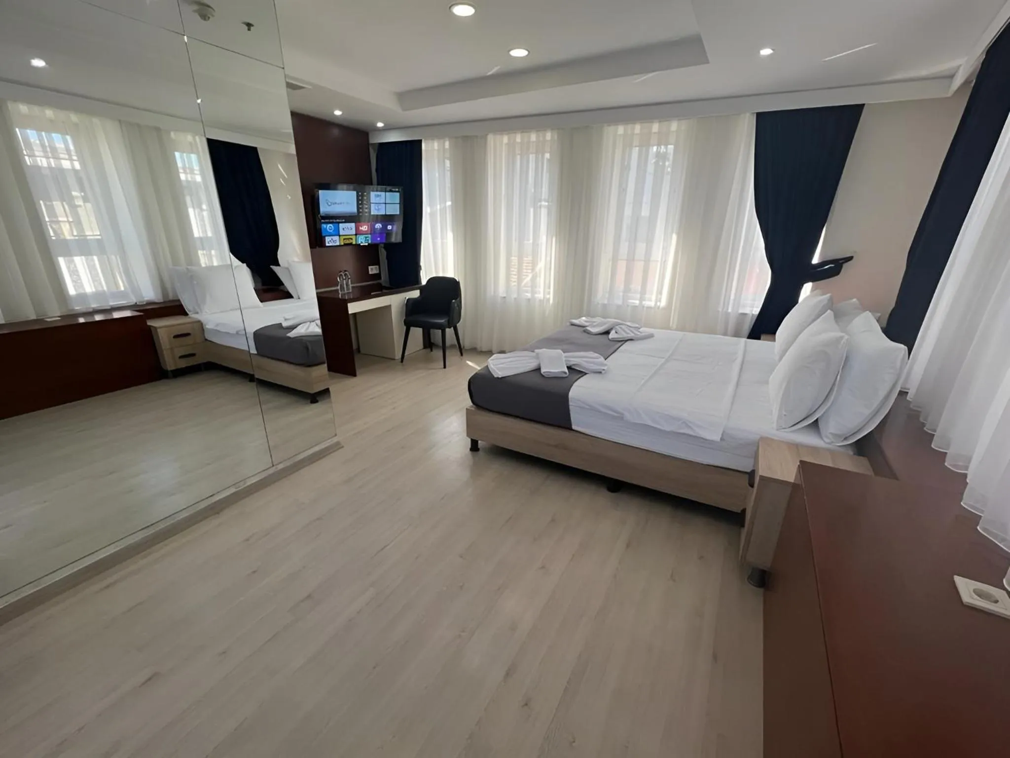 Junior Suite (Annex Building) in Genoa Port Hotel