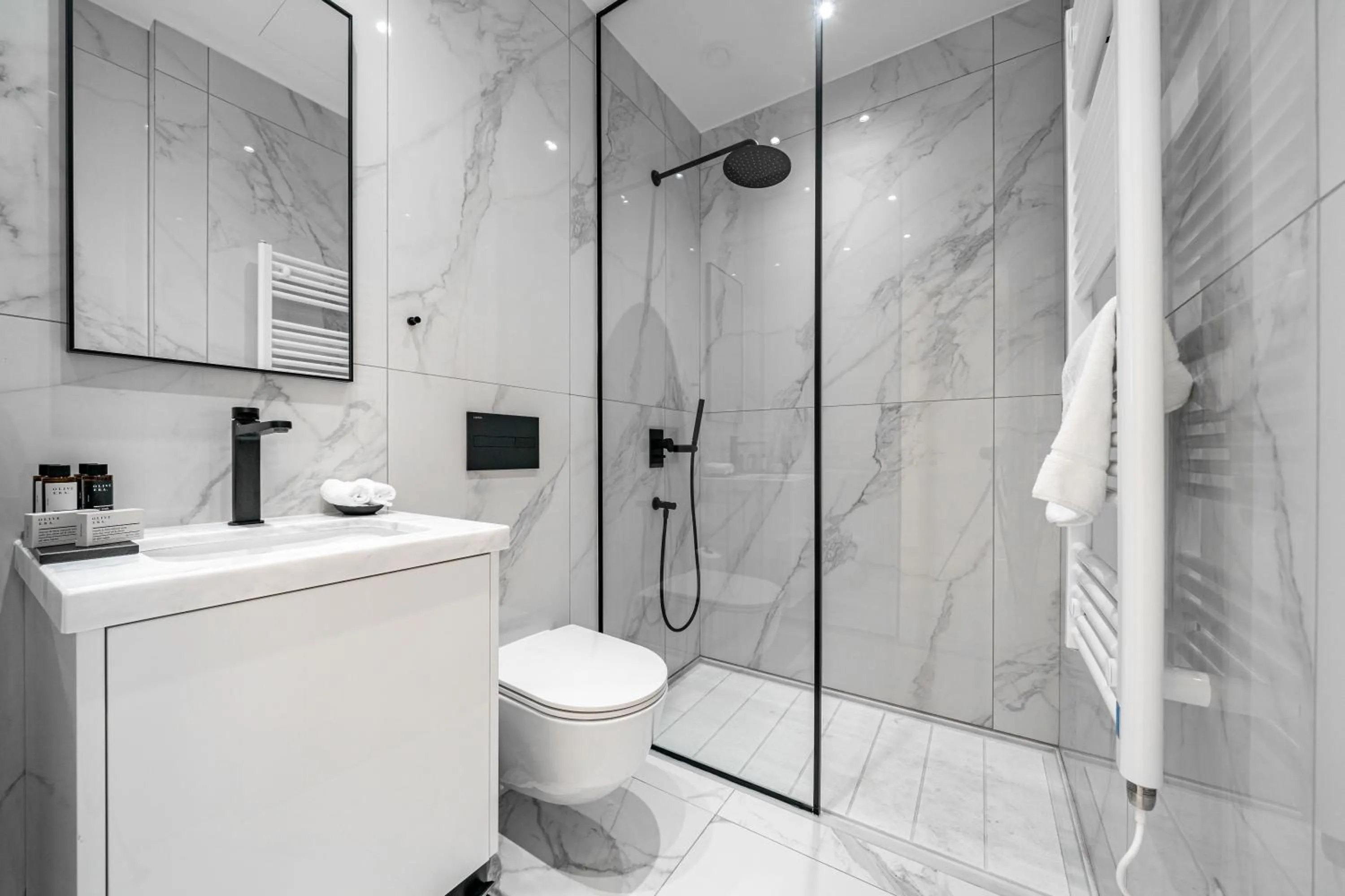 Shower in The Palmiers