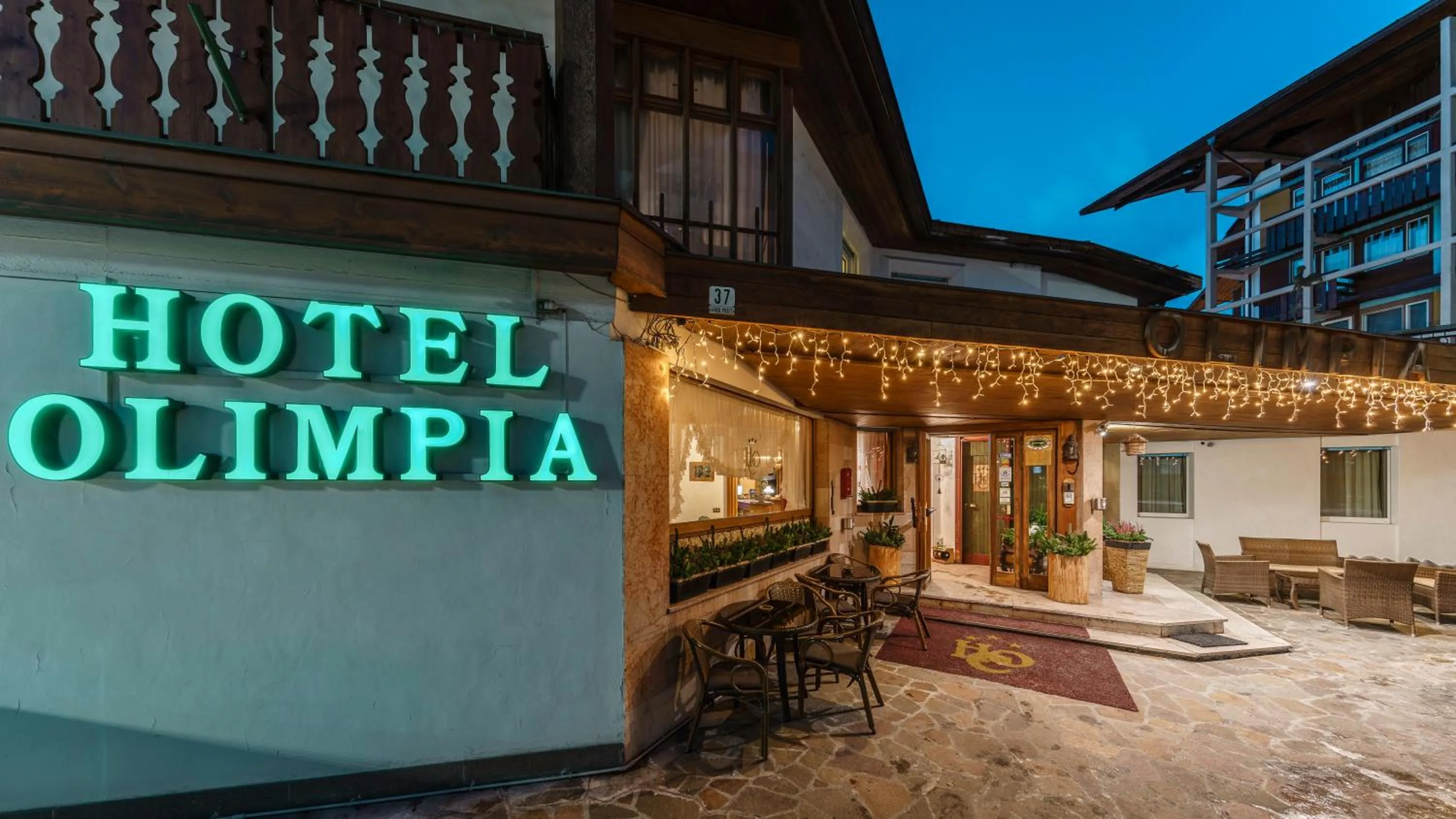 Facade/entrance in Hotel Olimpia