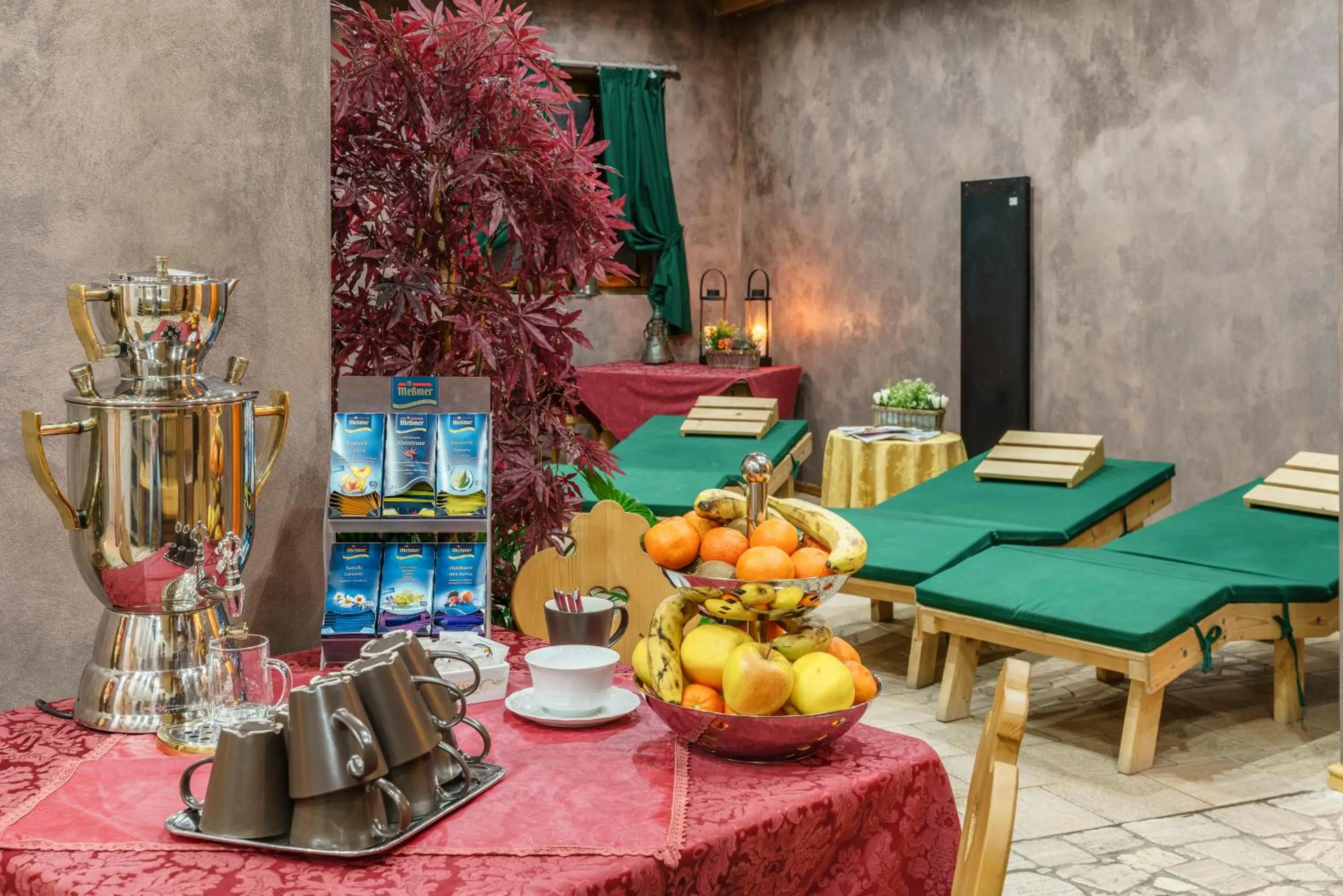 Food and drinks in Hotel Olimpia