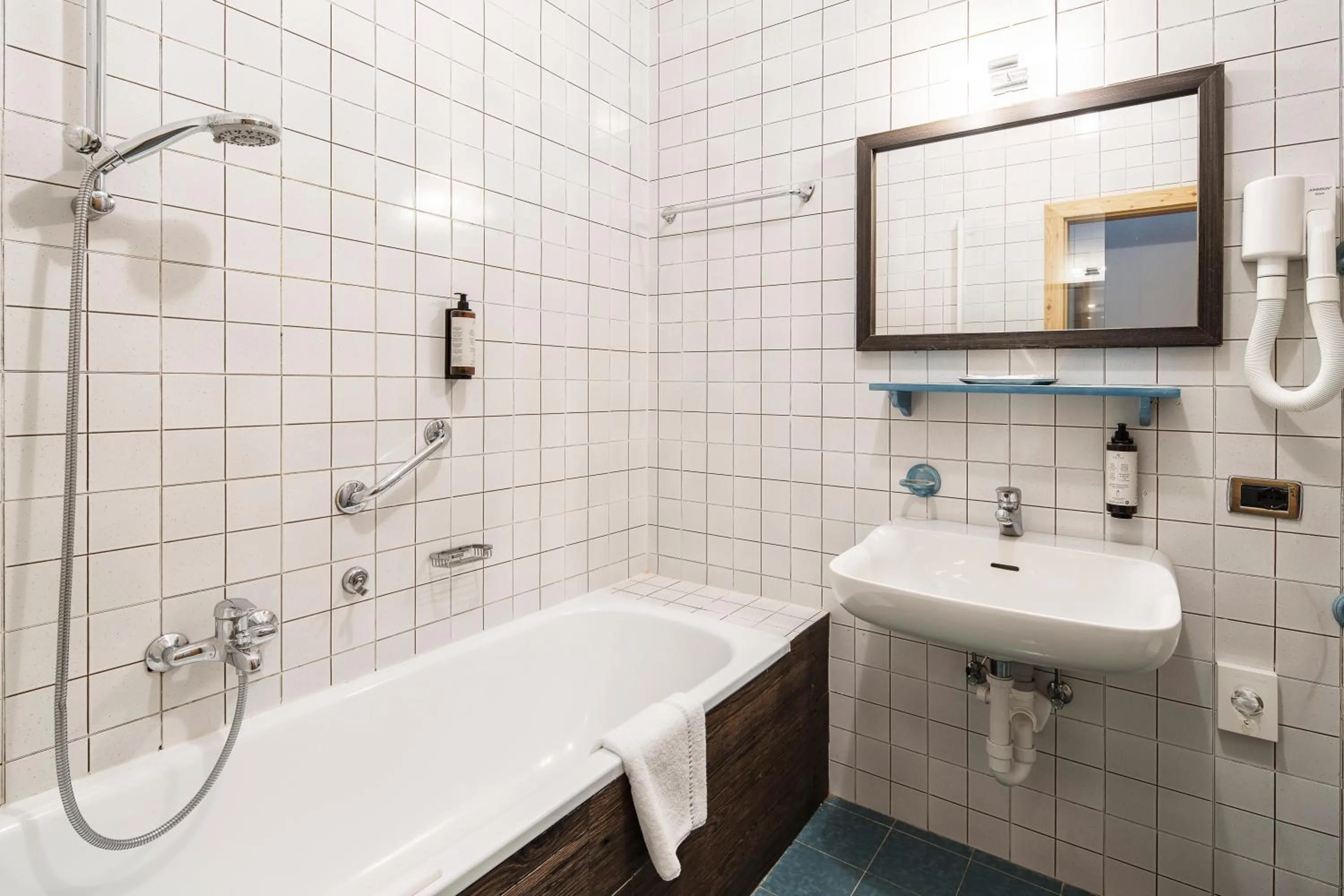 Bath in Hotel Olimpia