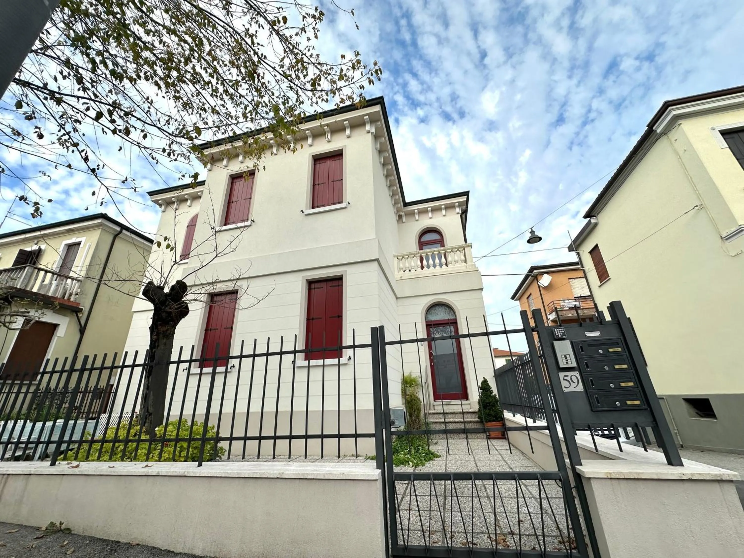 Property building in Ca' D'Agostino