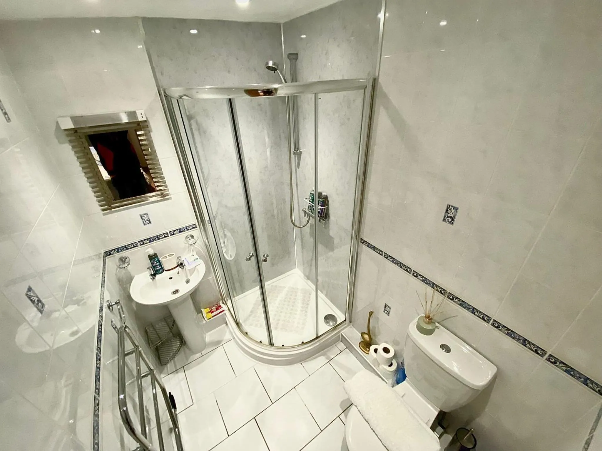 Shower in Bird In Bush Elsdon