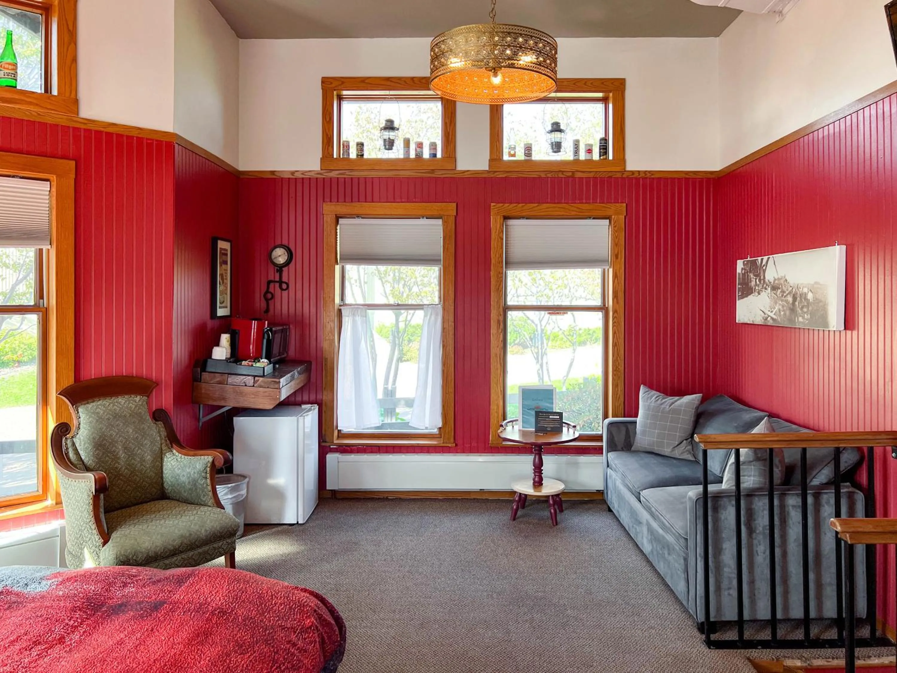 Seating area in Endion Inn