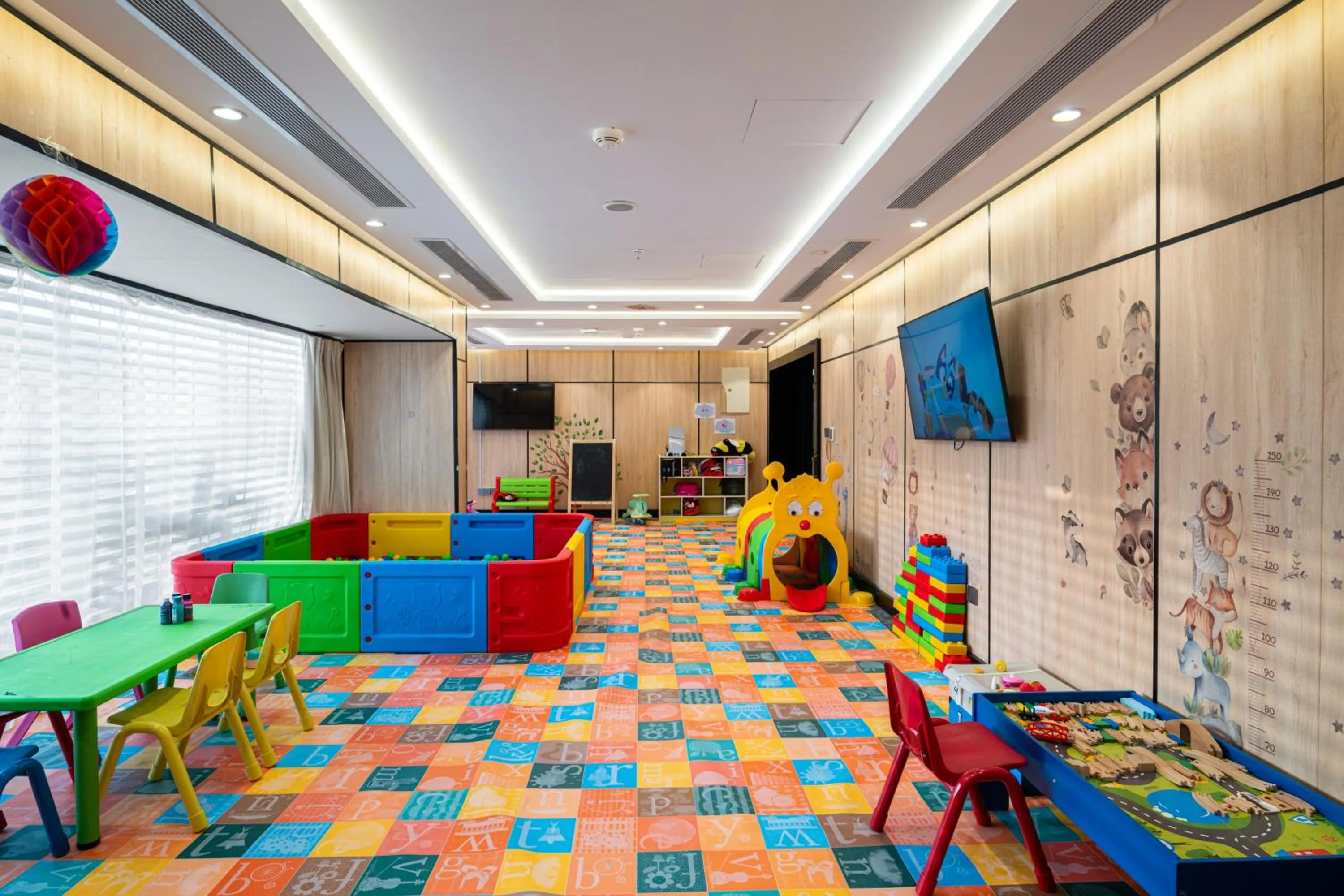 babysiter in Roots Hotel