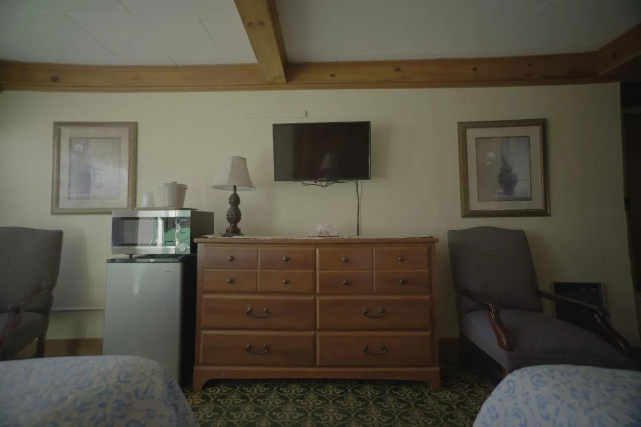 Betty Doon Motor Hotel