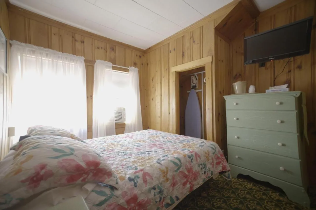 Betty Doon Motor Hotel