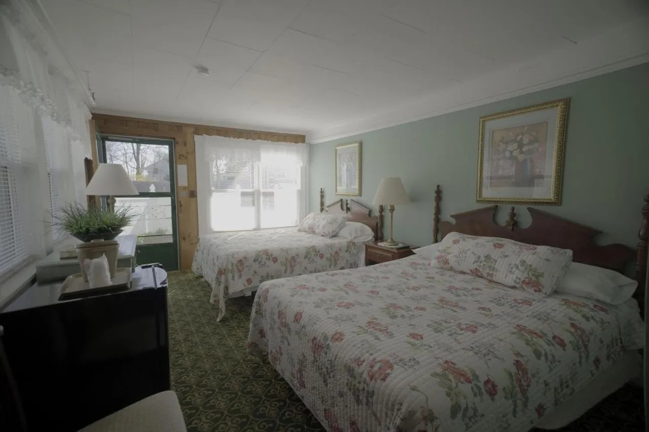 Betty Doon Motor Hotel