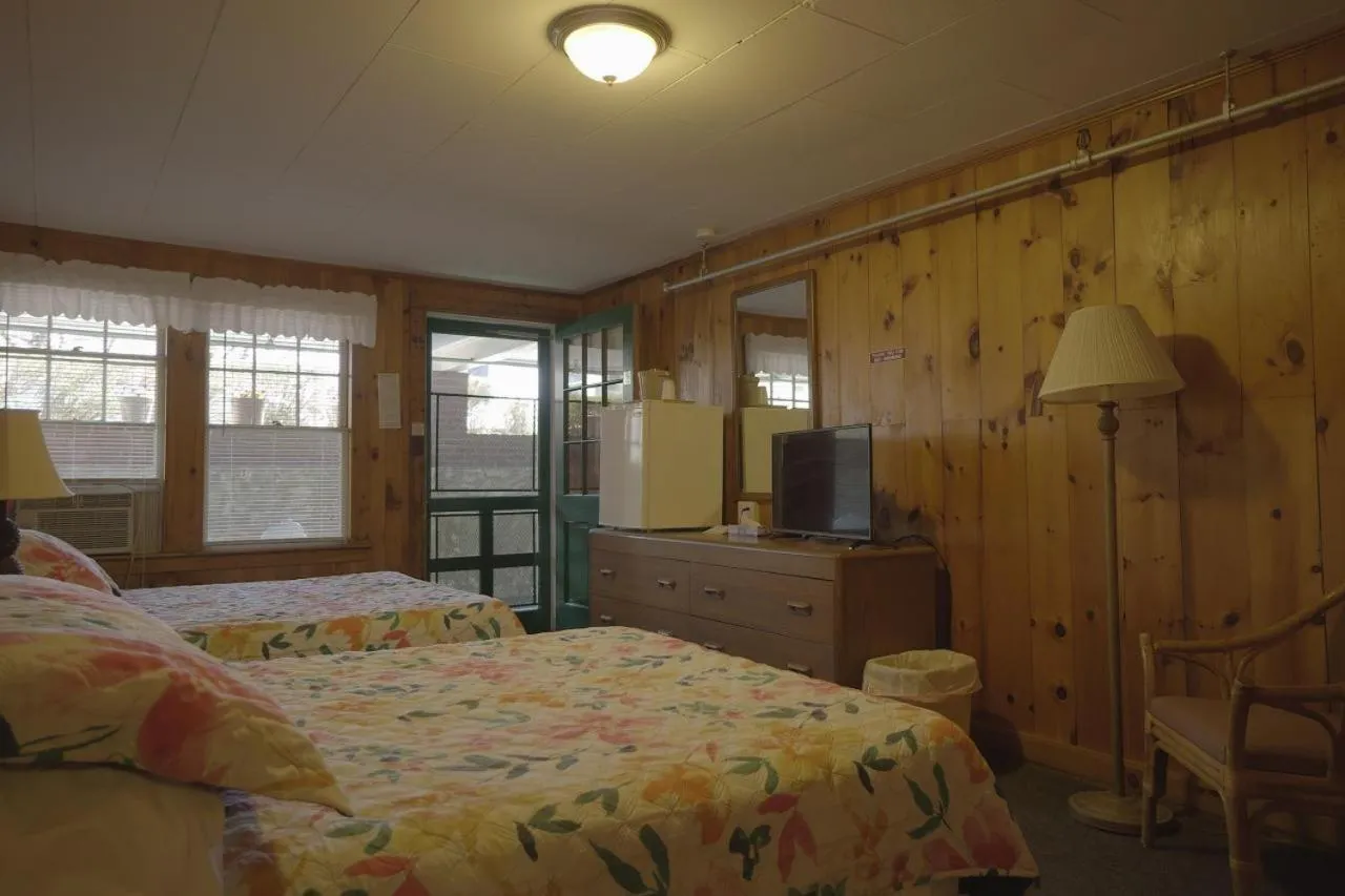 Betty Doon Motor Hotel