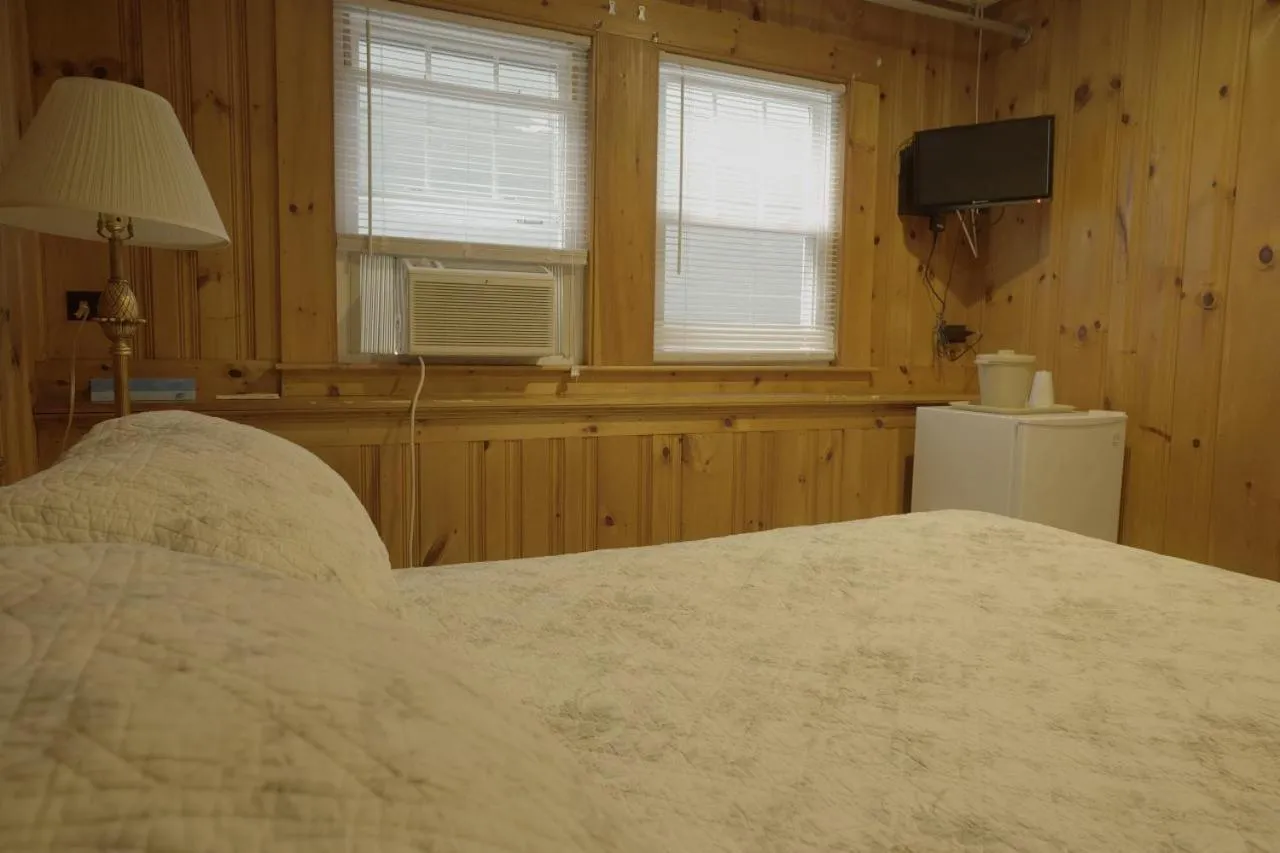 Betty Doon Motor Hotel