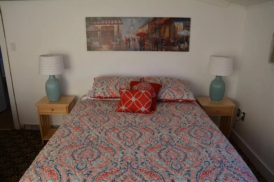 Betty Doon Motor Hotel