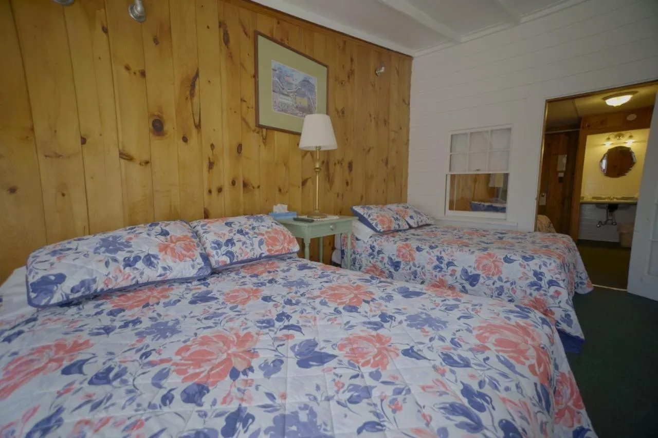 Betty Doon Motor Hotel