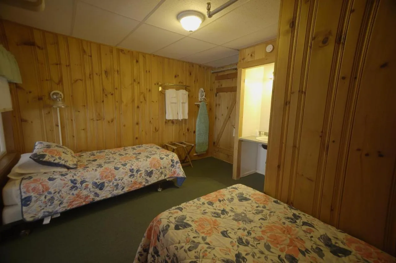 Betty Doon Motor Hotel