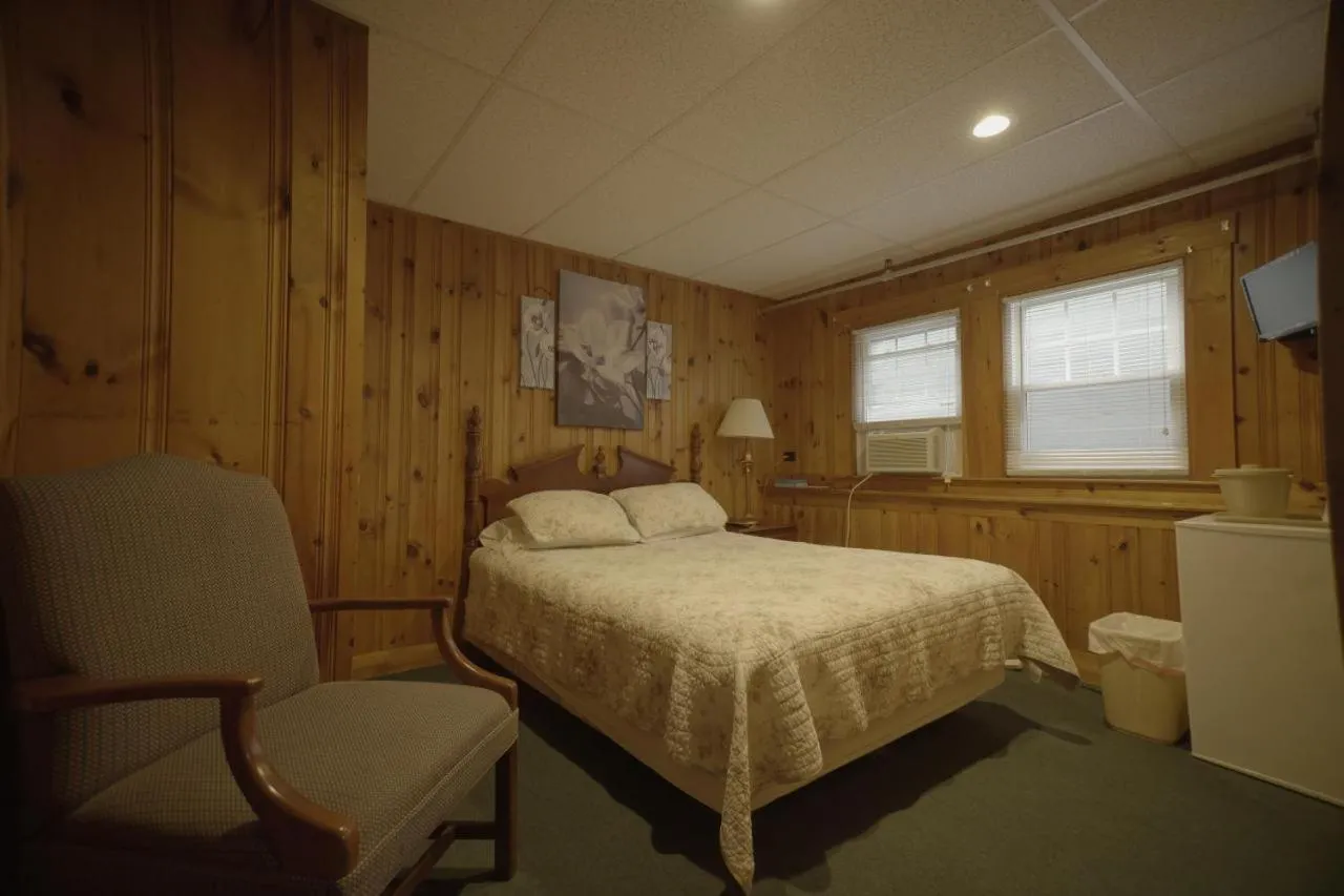 Betty Doon Motor Hotel