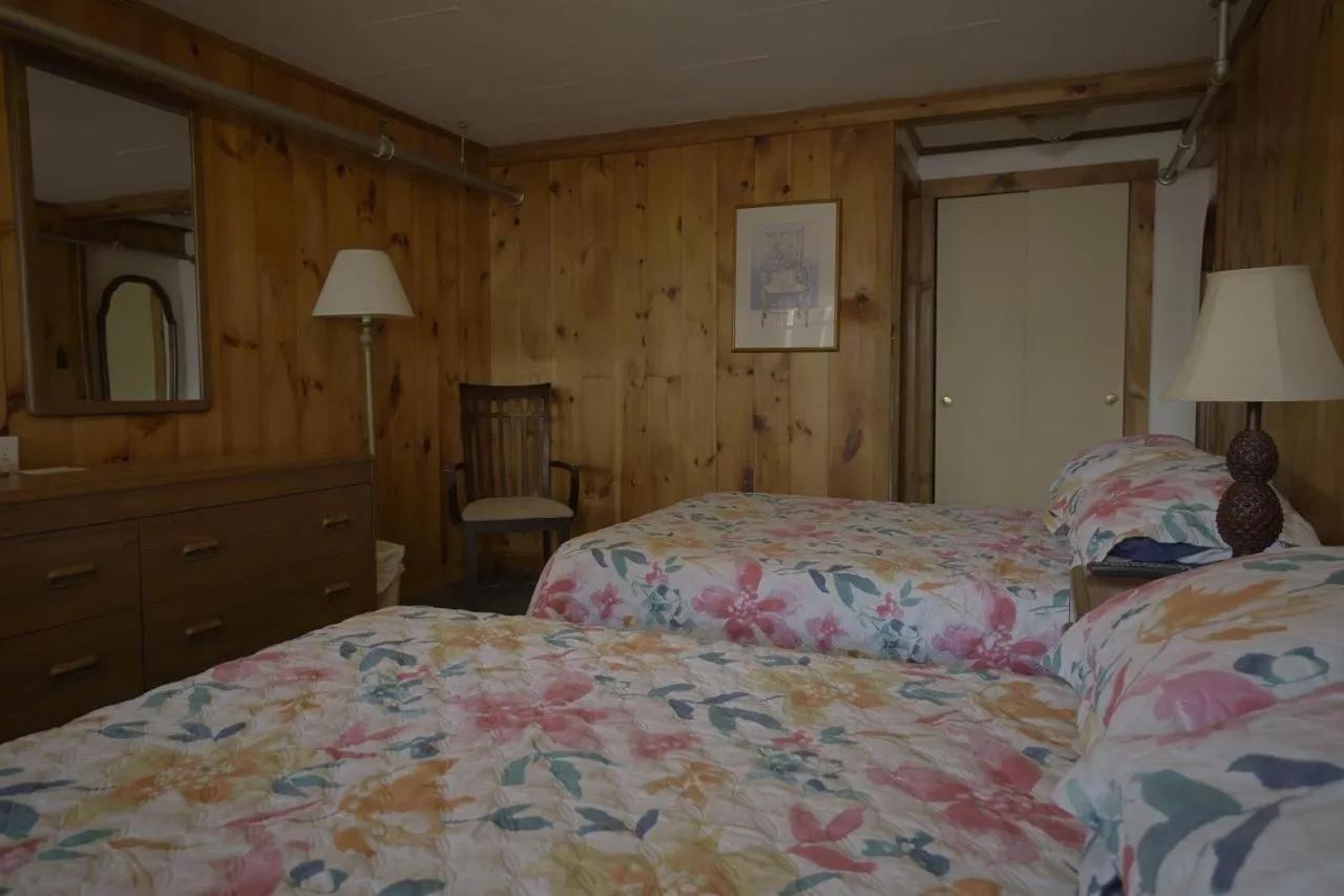 Betty Doon Motor Hotel