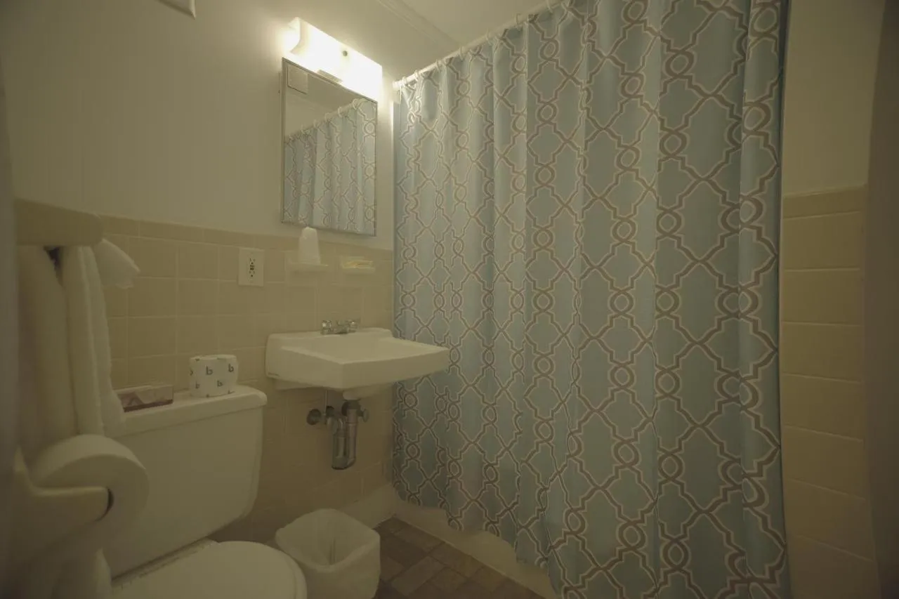 Betty Doon Motor Hotel