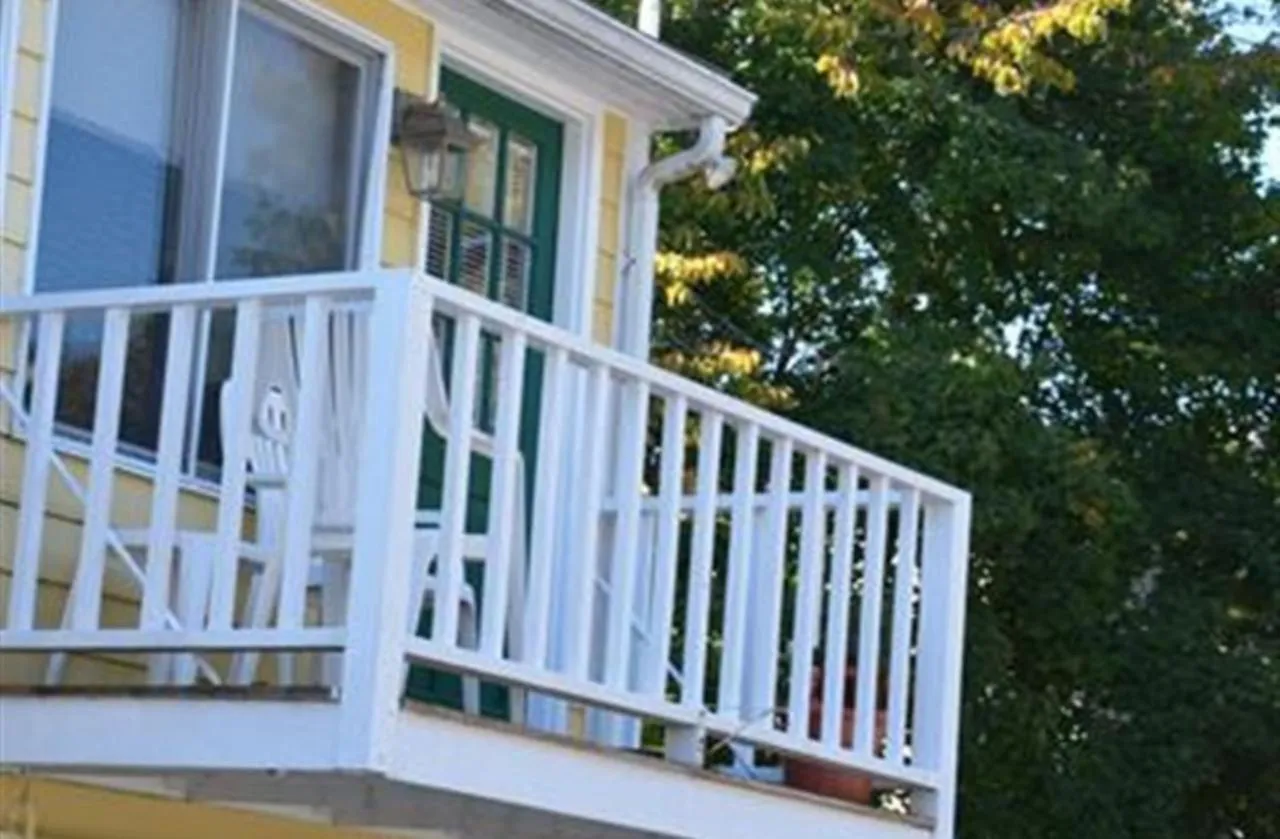 Betty Doon Motor Hotel