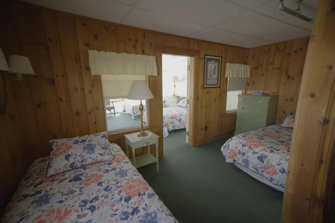 Betty Doon Motor Hotel