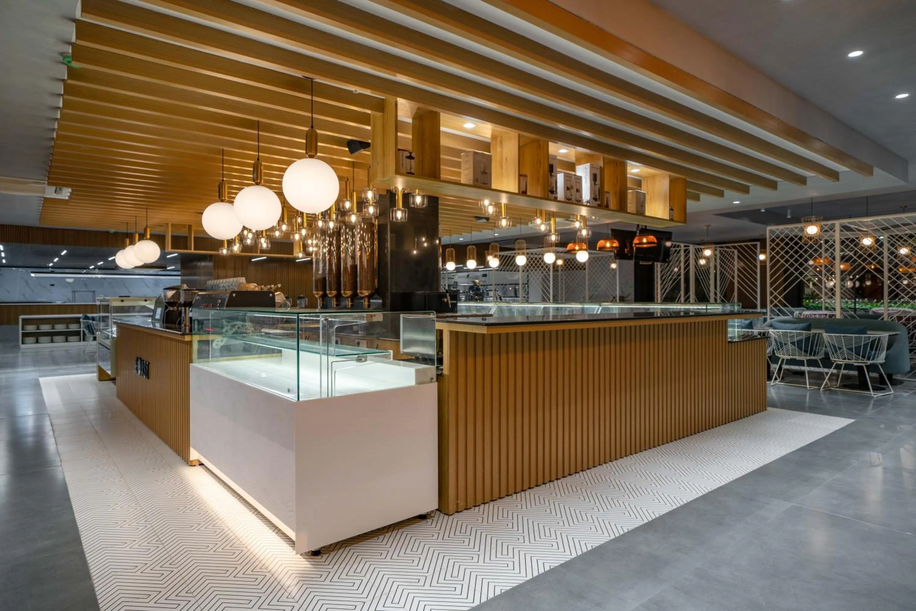 Restaurant/places to eat in Hotel Deccan Serai Grande, Gachibowli, Hyderabad