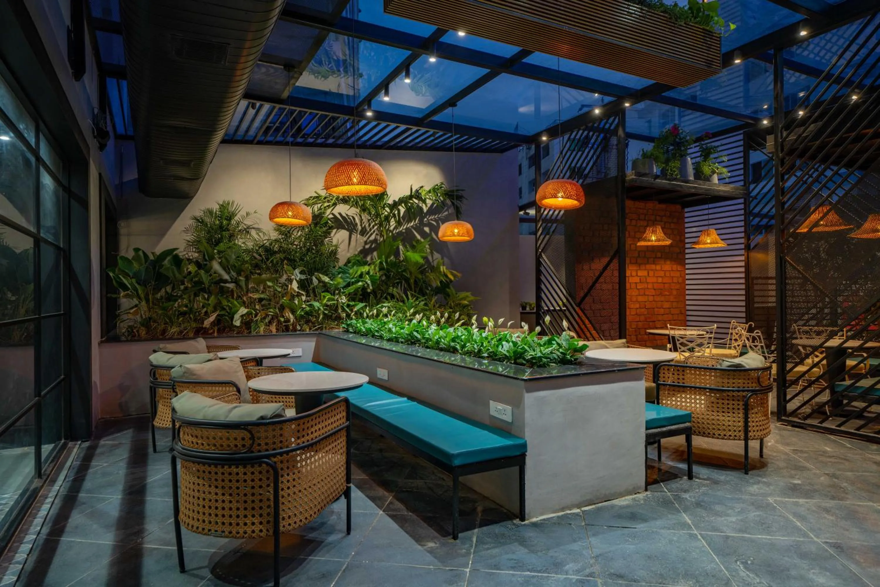 Restaurant/places to eat in Hotel Deccan Serai Grande, Gachibowli, Hyderabad