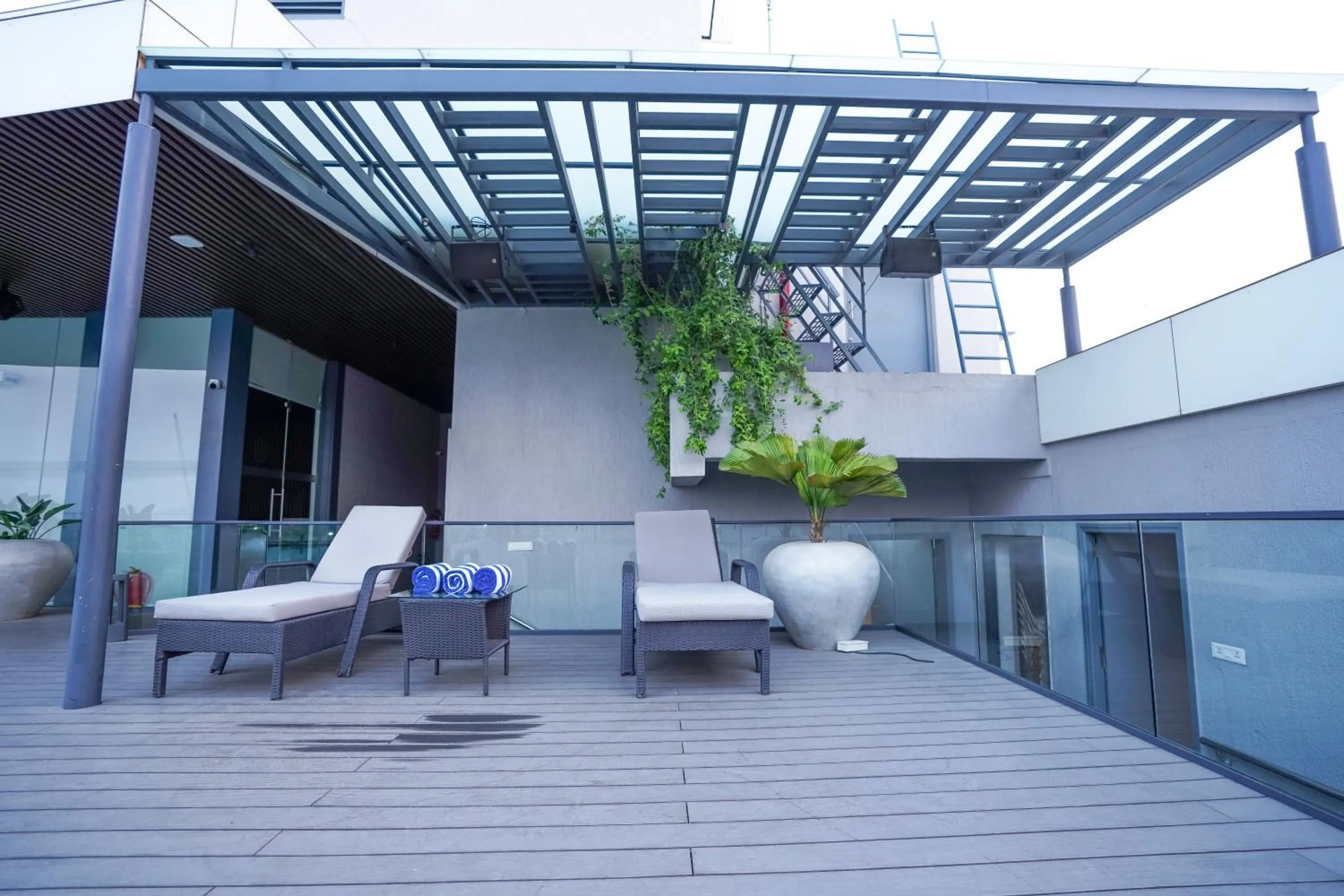 Swimming pool in Hotel Deccan Serai Grande, Gachibowli, Hyderabad