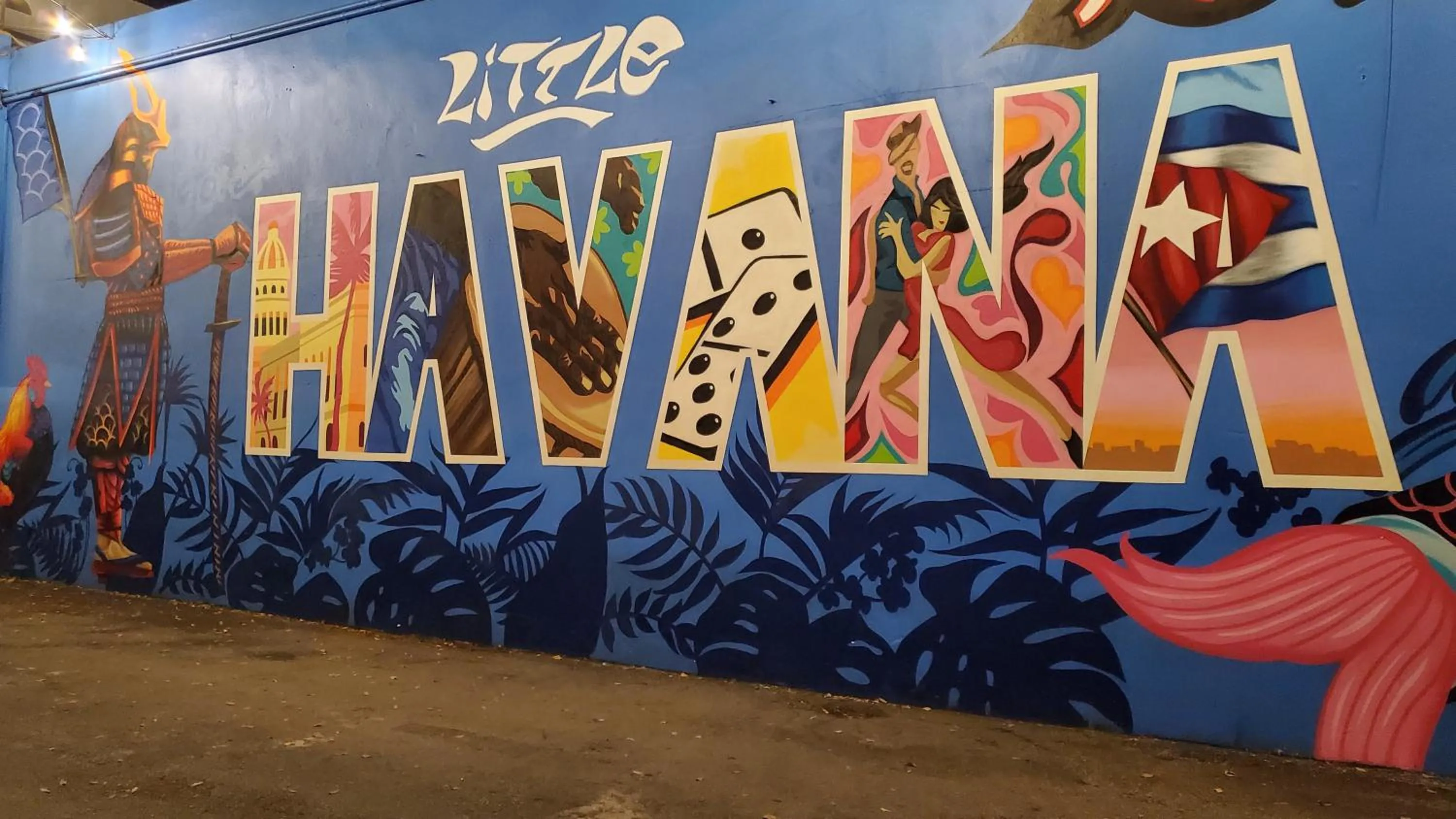 Night in Casa Cuba in Little Havana, Brickell, Calle 8 and 10 minutes to the Beach FREE PARKING