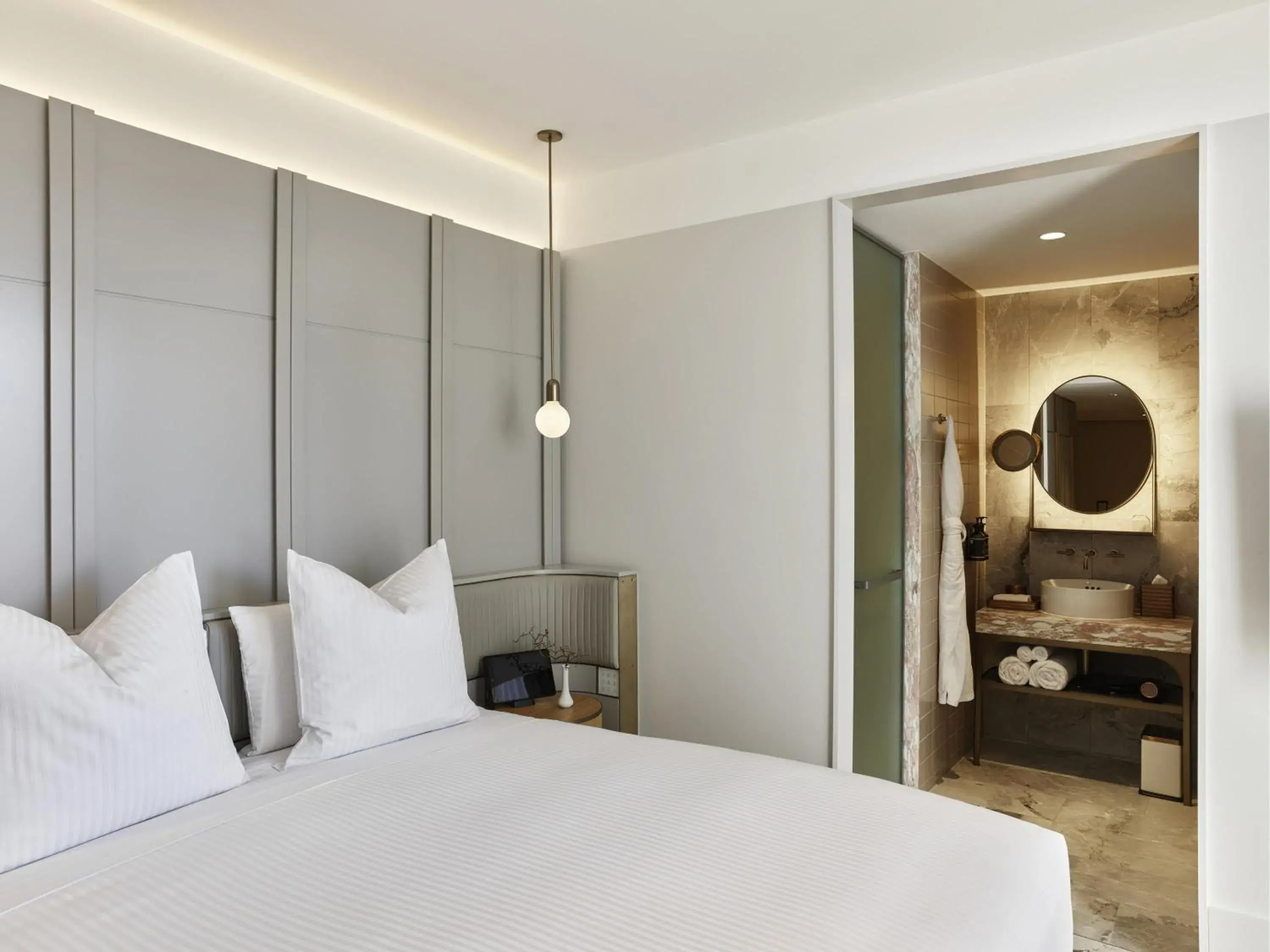 Classic King Room in The Porter House Hotel Sydney - MGallery Classic King Room in The Porter House Hotel Sydney - MGallery