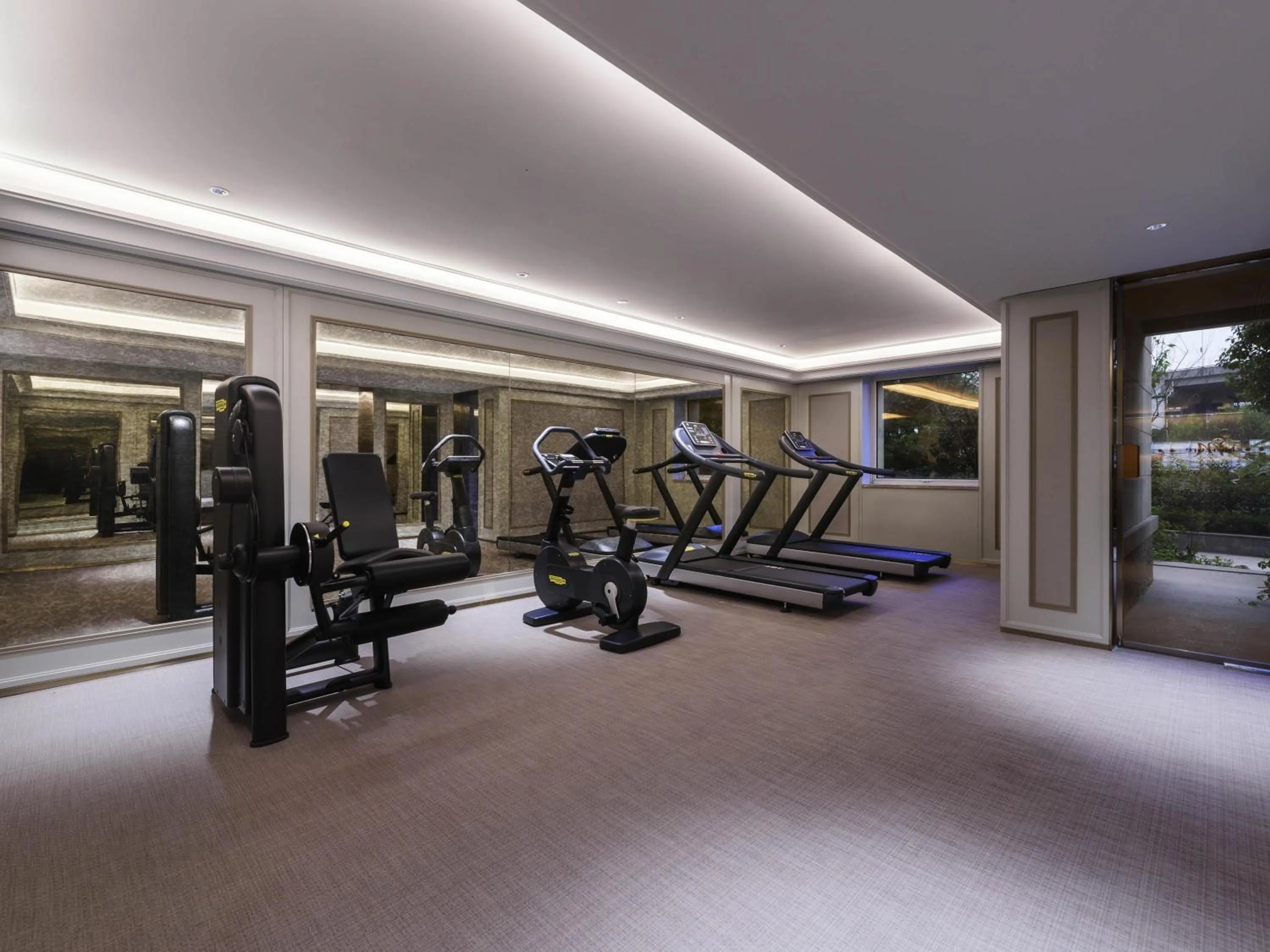 Property building in Mercure Shanghai Jinqiao