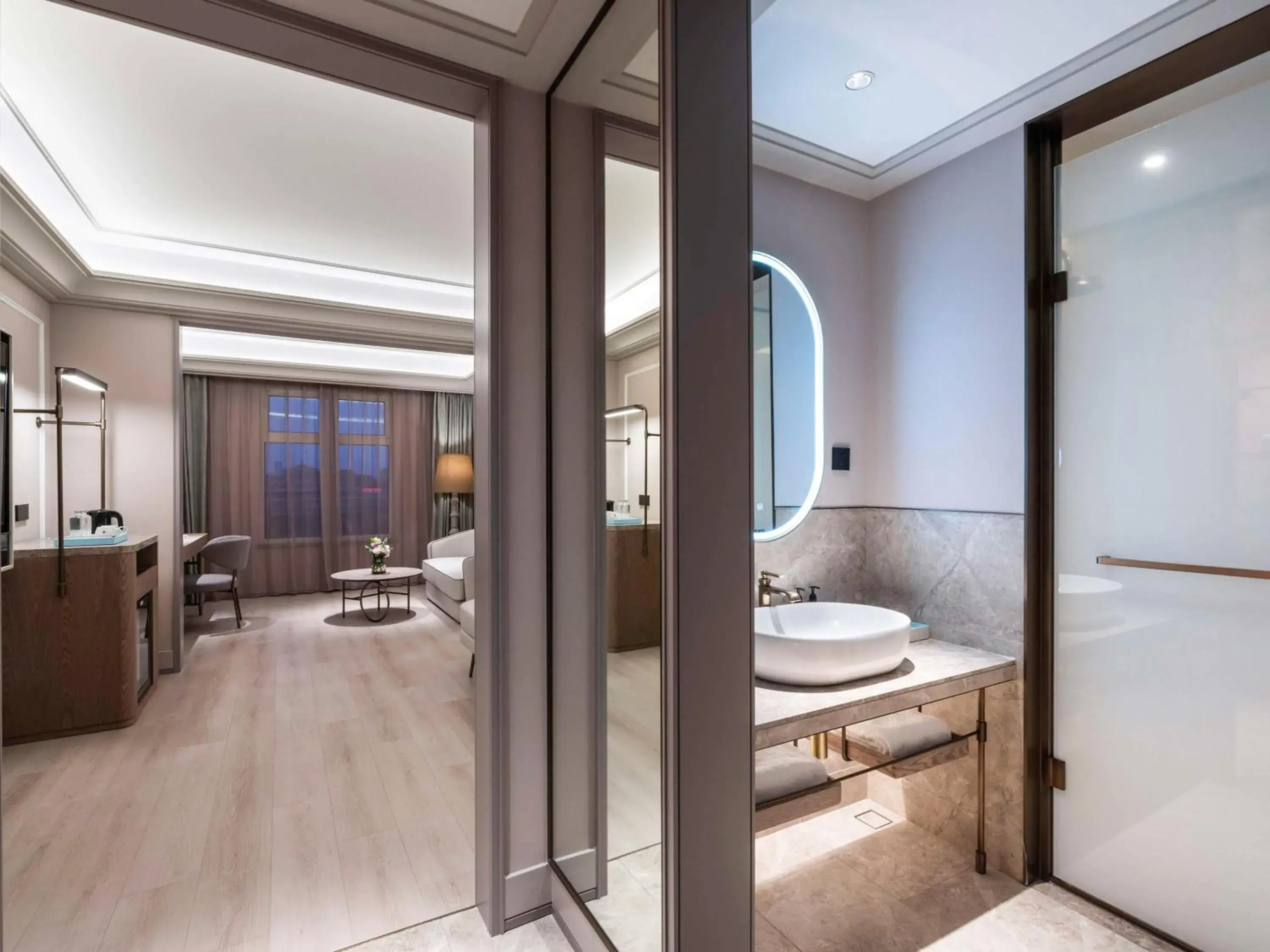 Deluxe King Room in Mercure Shanghai Jinqiao Deluxe King Room in Mercure Shanghai Jinqiao