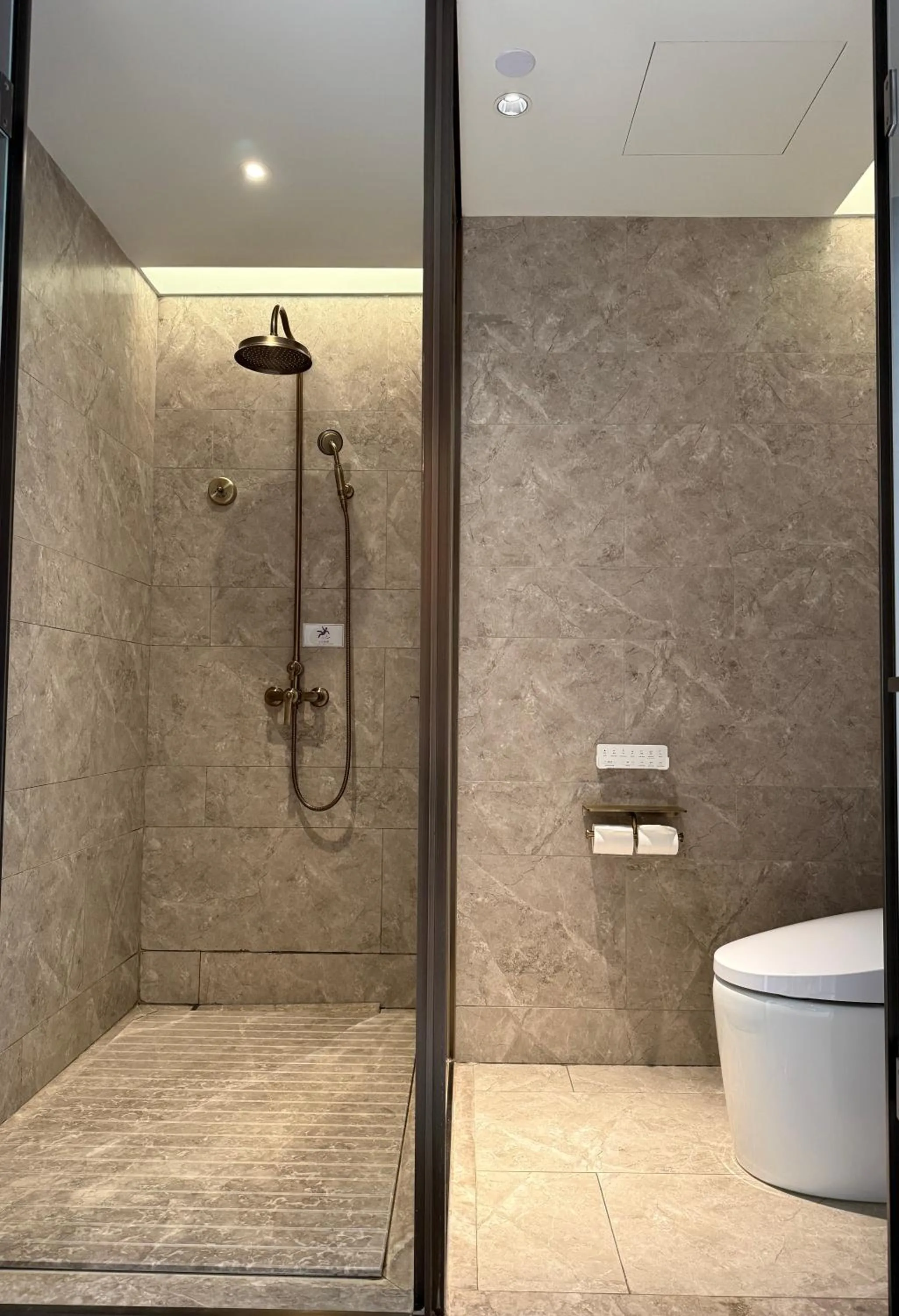 Property building in Mercure Shanghai Jinqiao