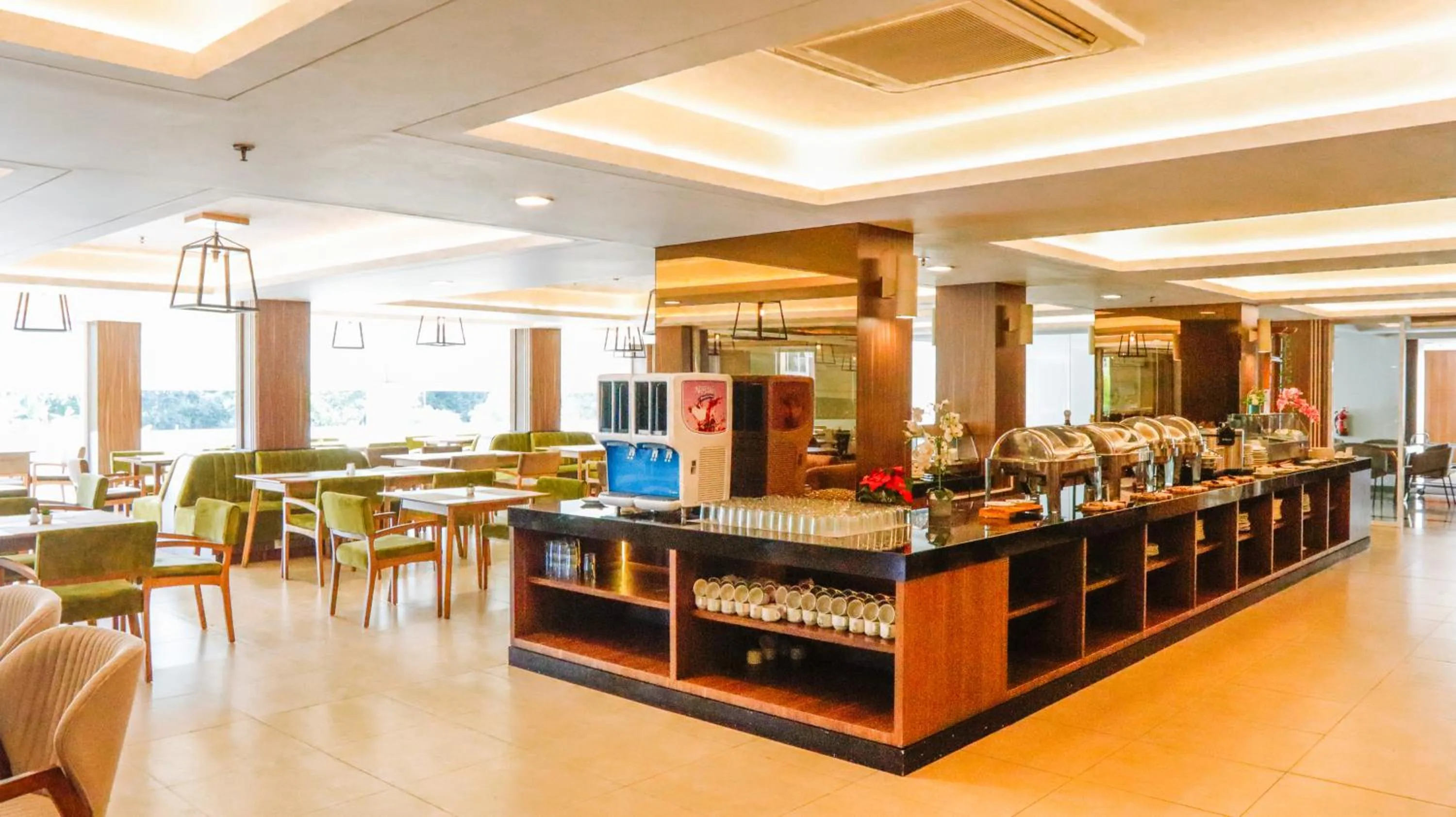 Restaurant/places to eat in Next Hotel Yogyakarta