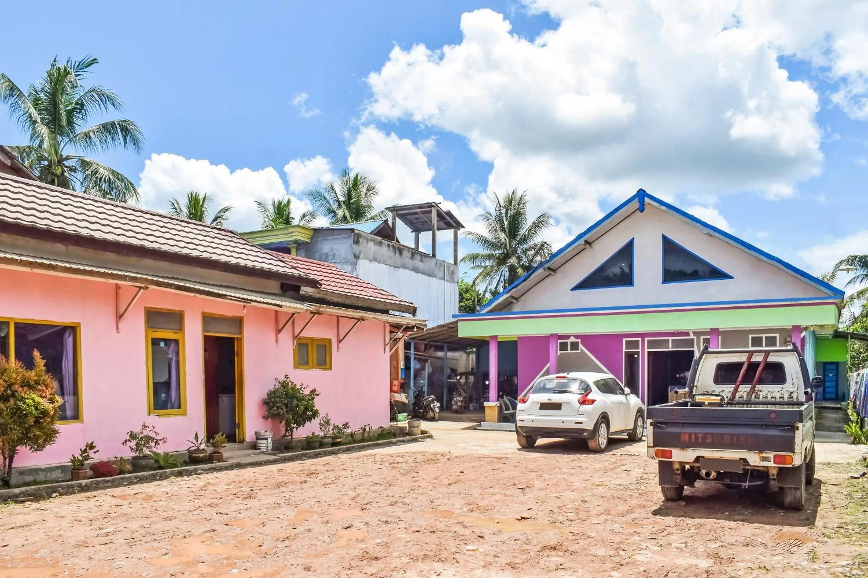 Facade/entrance in Hotel O Penginapan Widodo