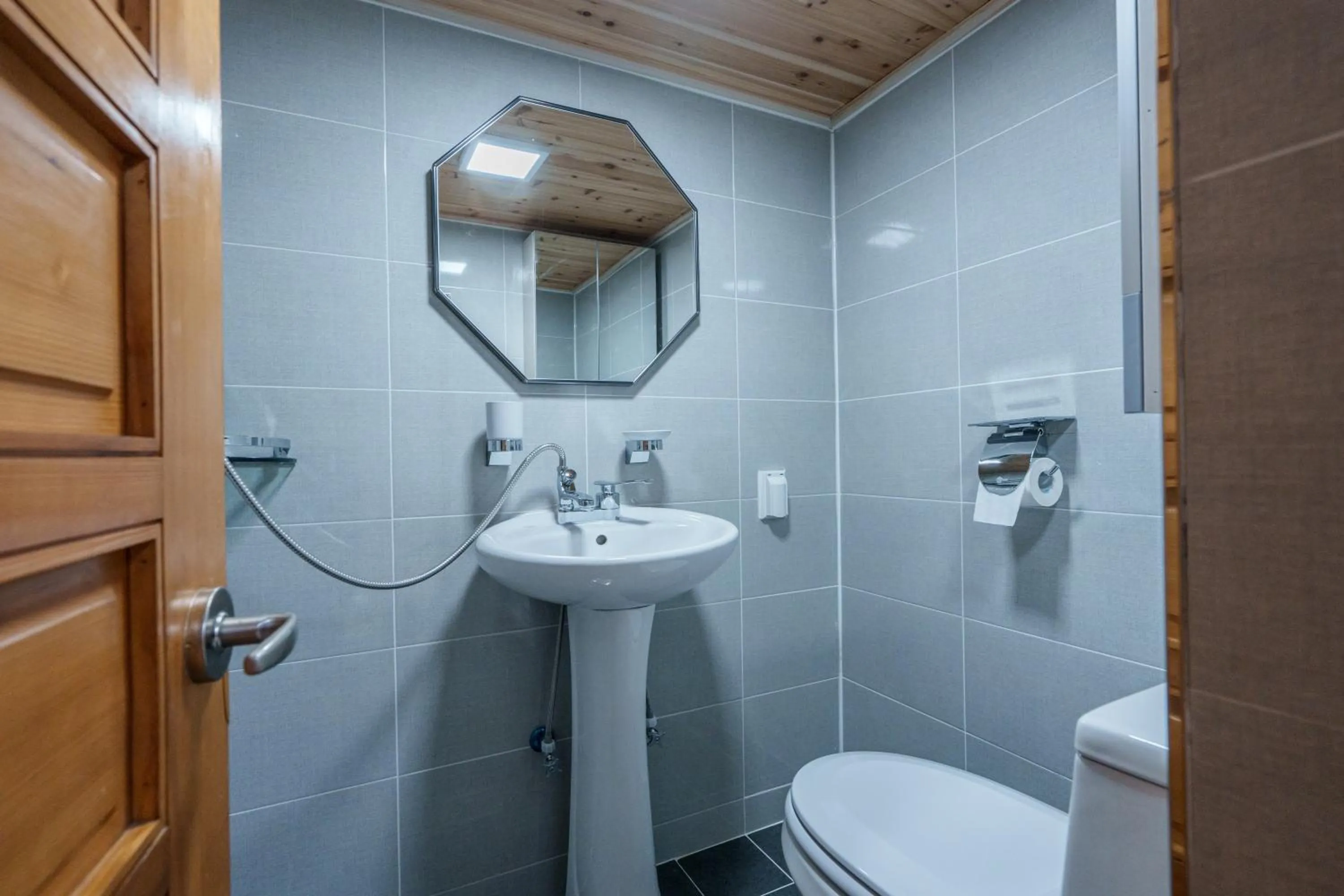 Aega Hanok Guesthouse