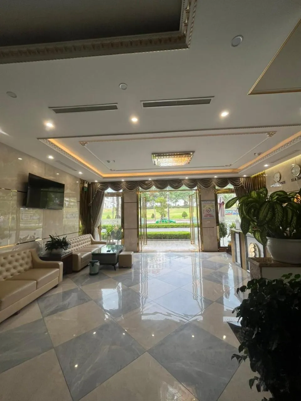 concierge in An Hotel Ha Long