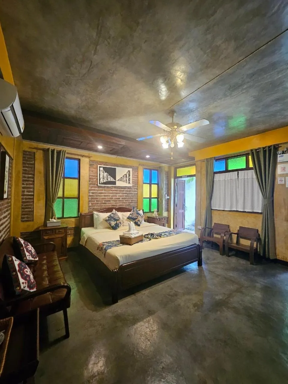 Photo of the whole room, Bed in Teewana Resort