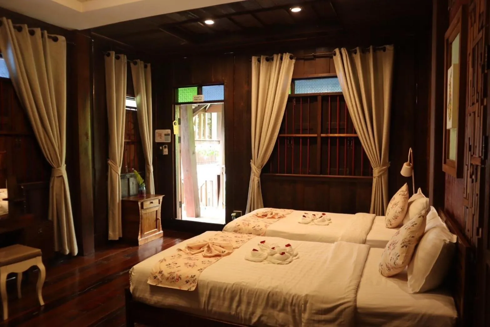 Photo of the whole room, Bed in Teewana Resort