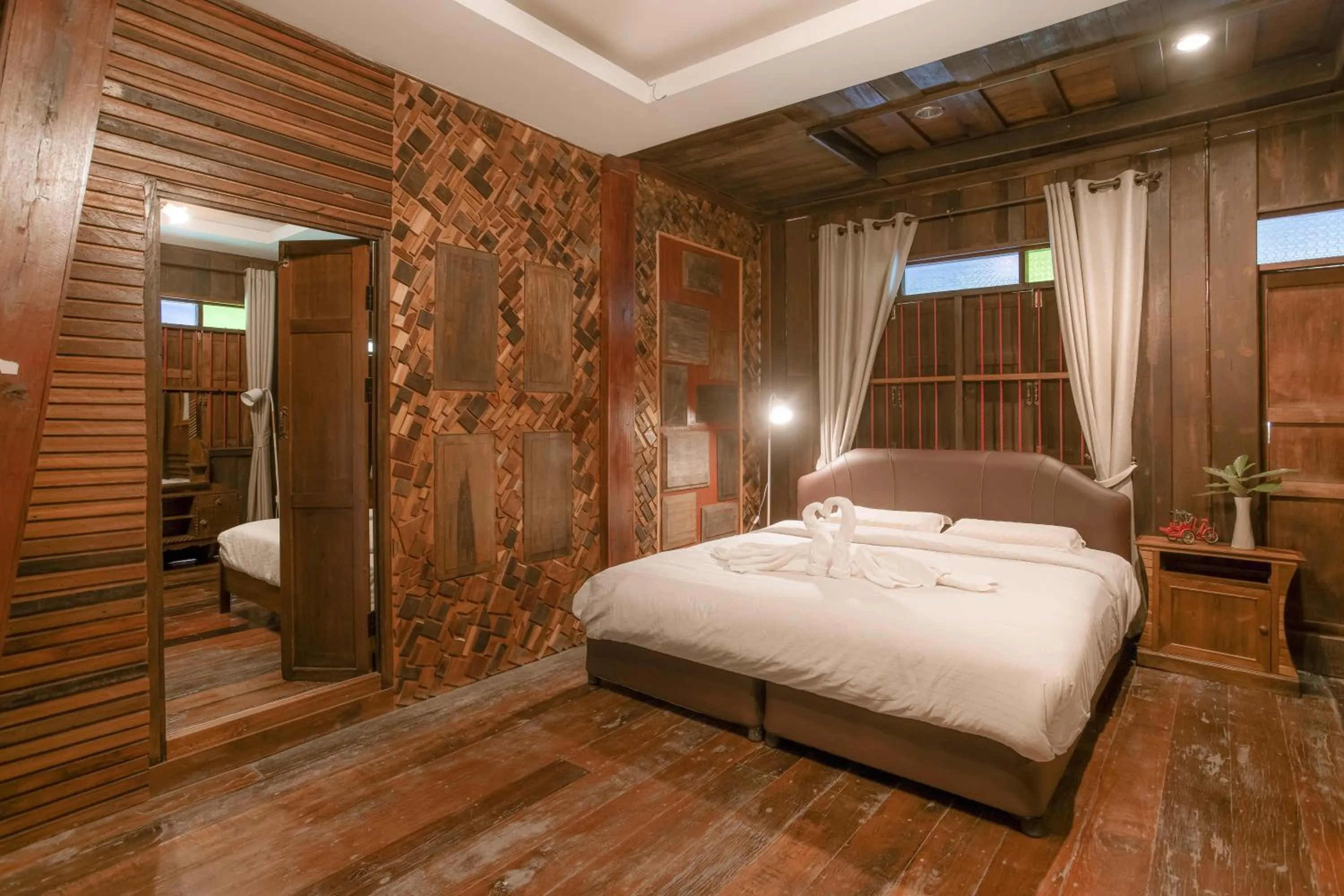 Bathroom, Bed in Teewana Resort