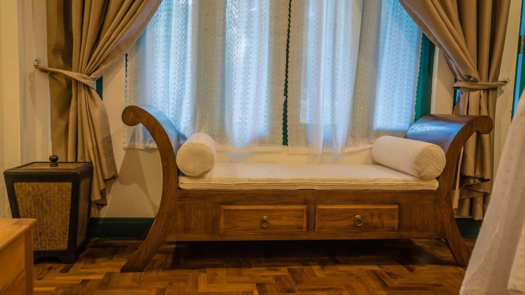 Seating area, Bed in Teewana Resort