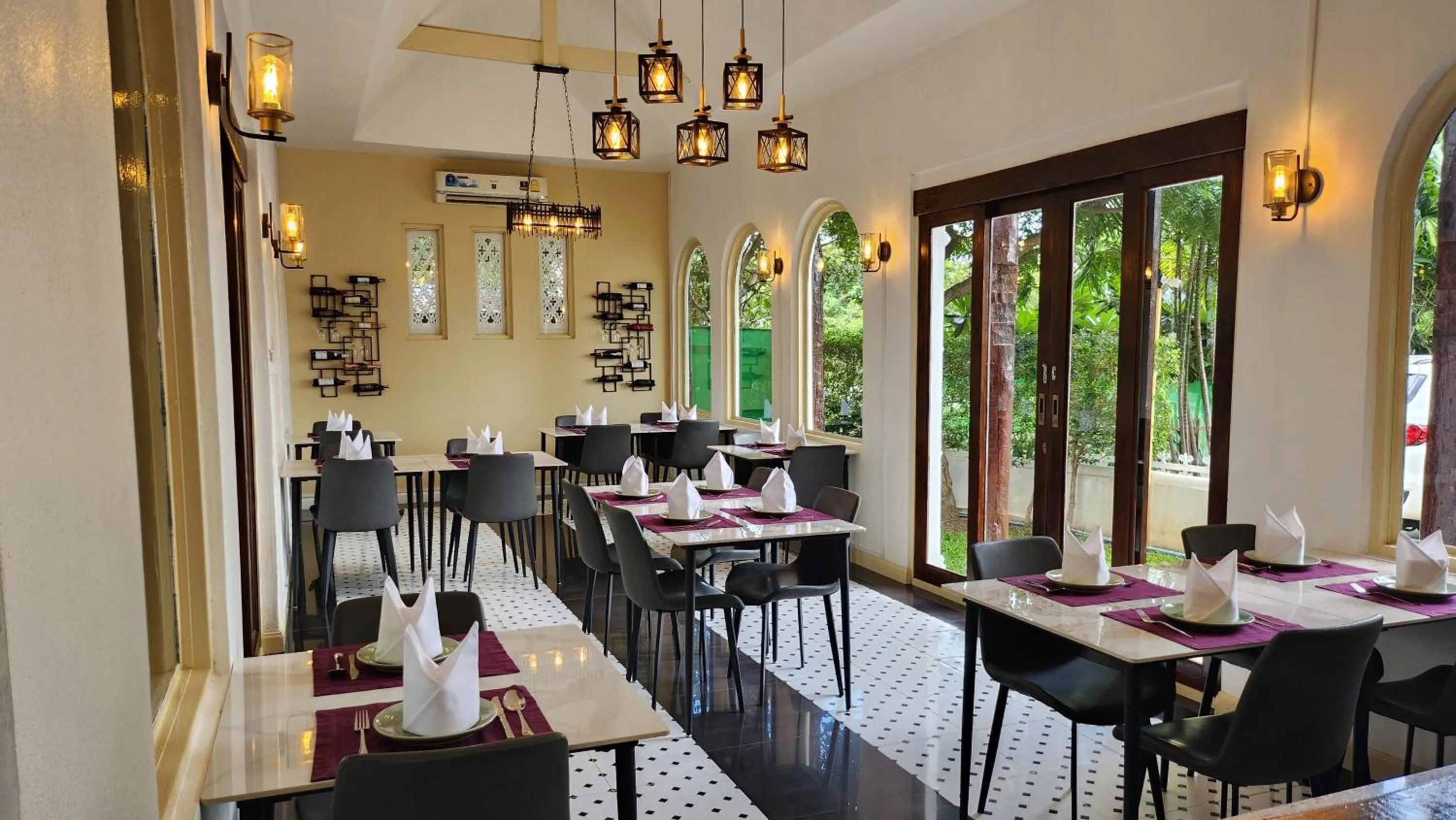 Restaurant/places to eat in Teewana Resort